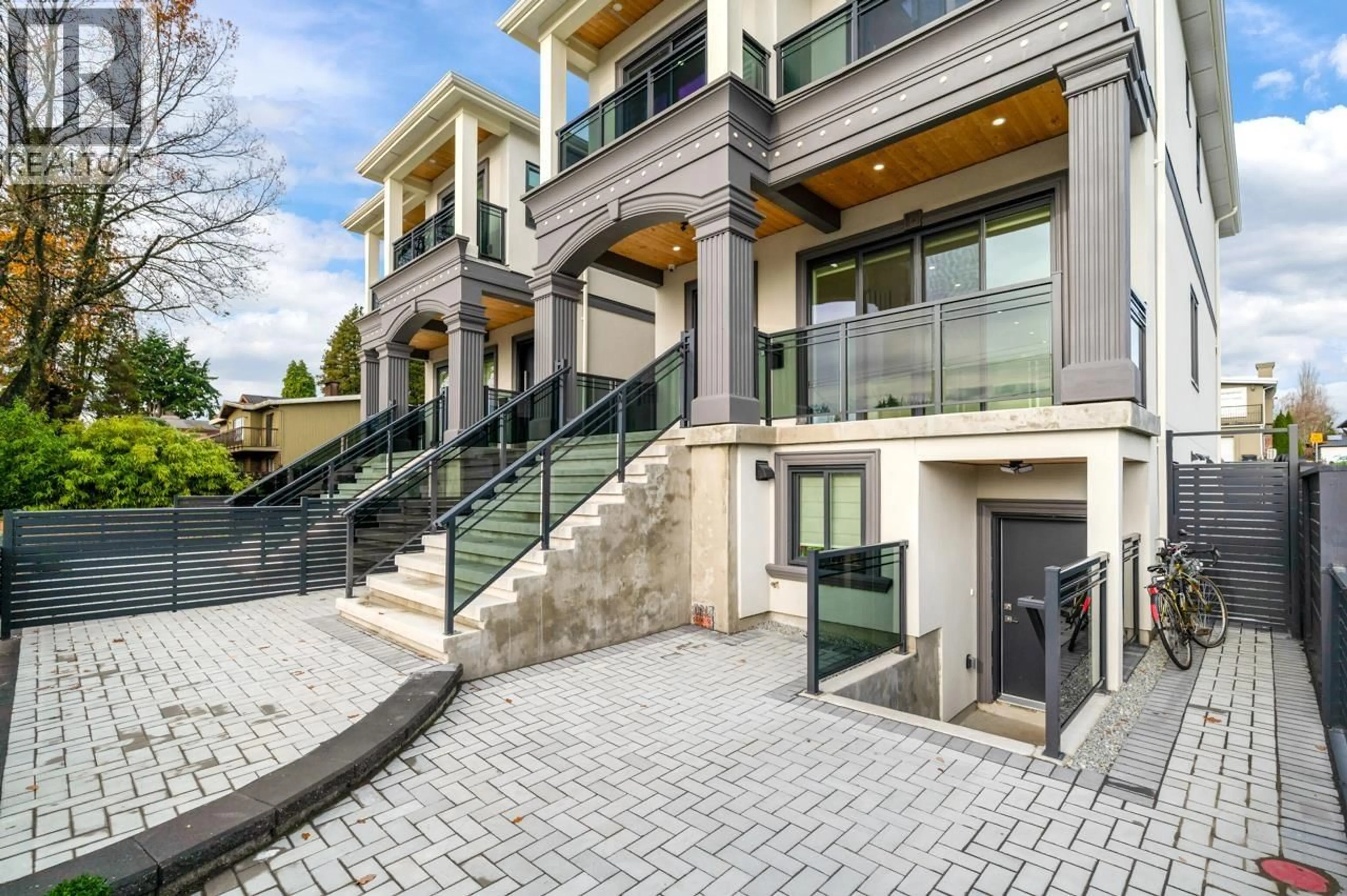 Patio, street for 2 - 6691 WINCH STREET, Burnaby British Columbia V5B2L5