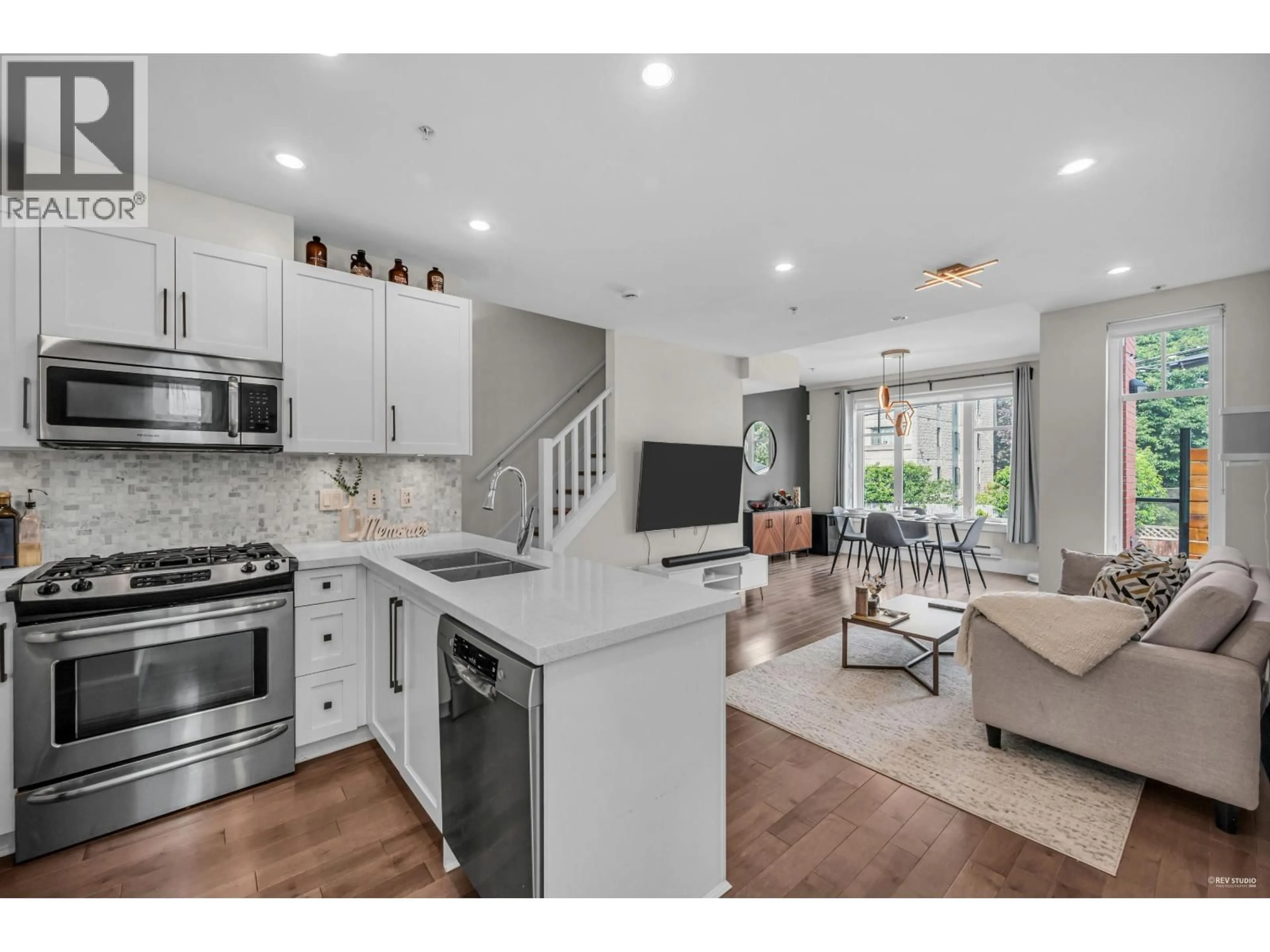 Open concept kitchen, unknown for 333 7TH AVENUE, Vancouver British Columbia V5T1M9
