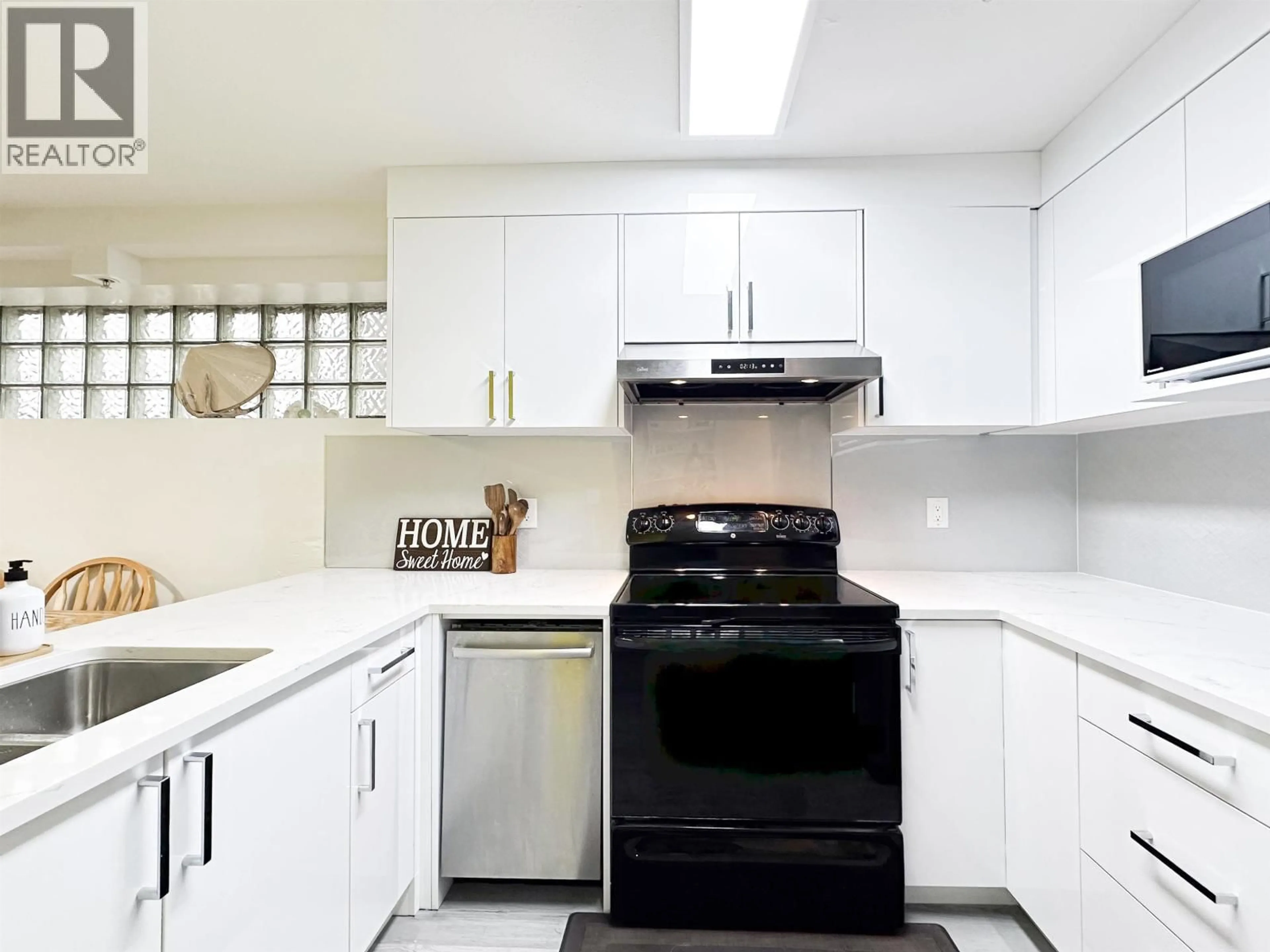 Standard kitchen, unknown for 211 - 22356 MCINTOSH AVENUE, Maple Ridge British Columbia V2X3C1