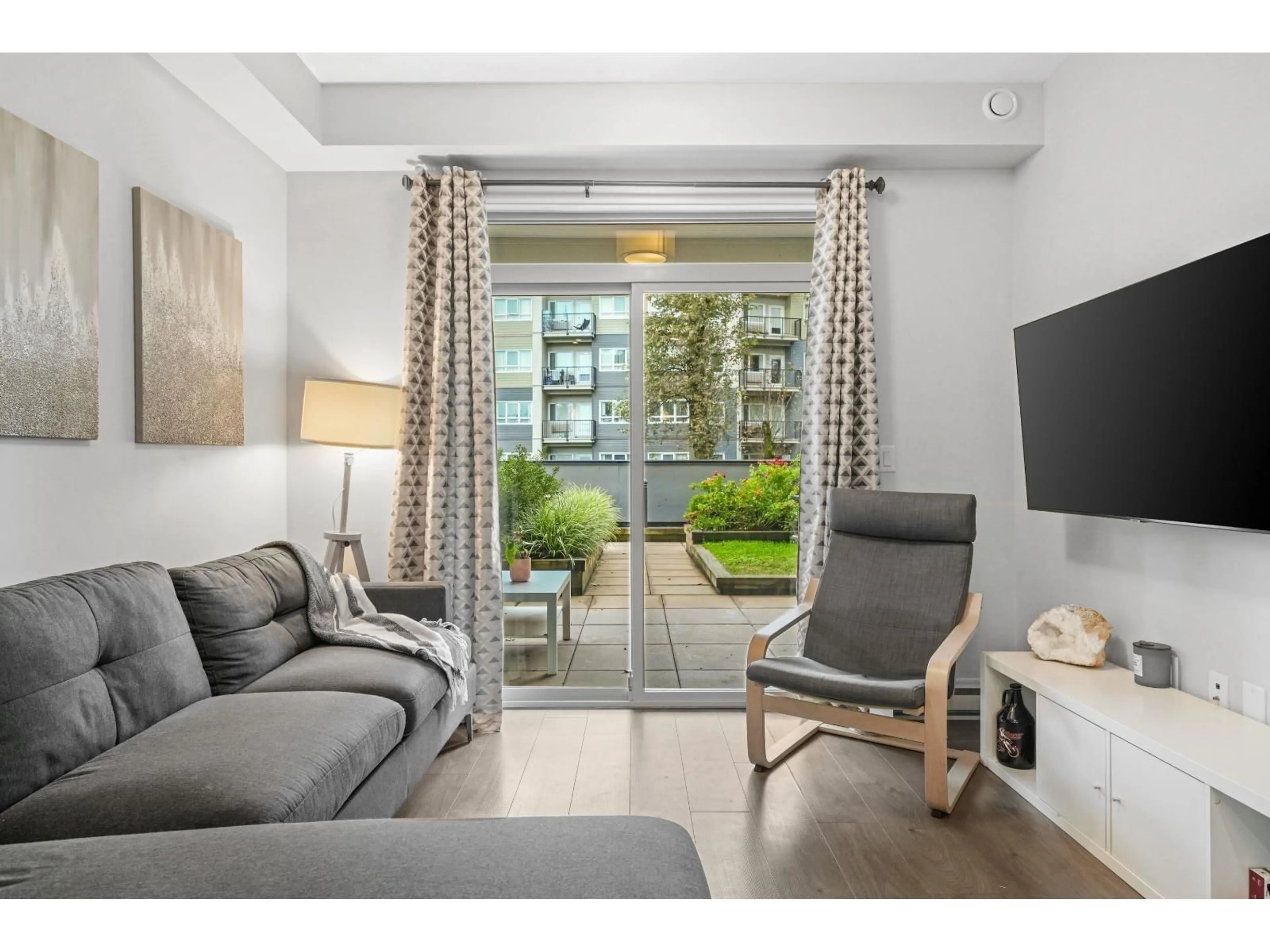 Living room with furniture, unknown for 206 - 45562 AIRPORT ROAD, Chilliwack British Columbia V2P0J8