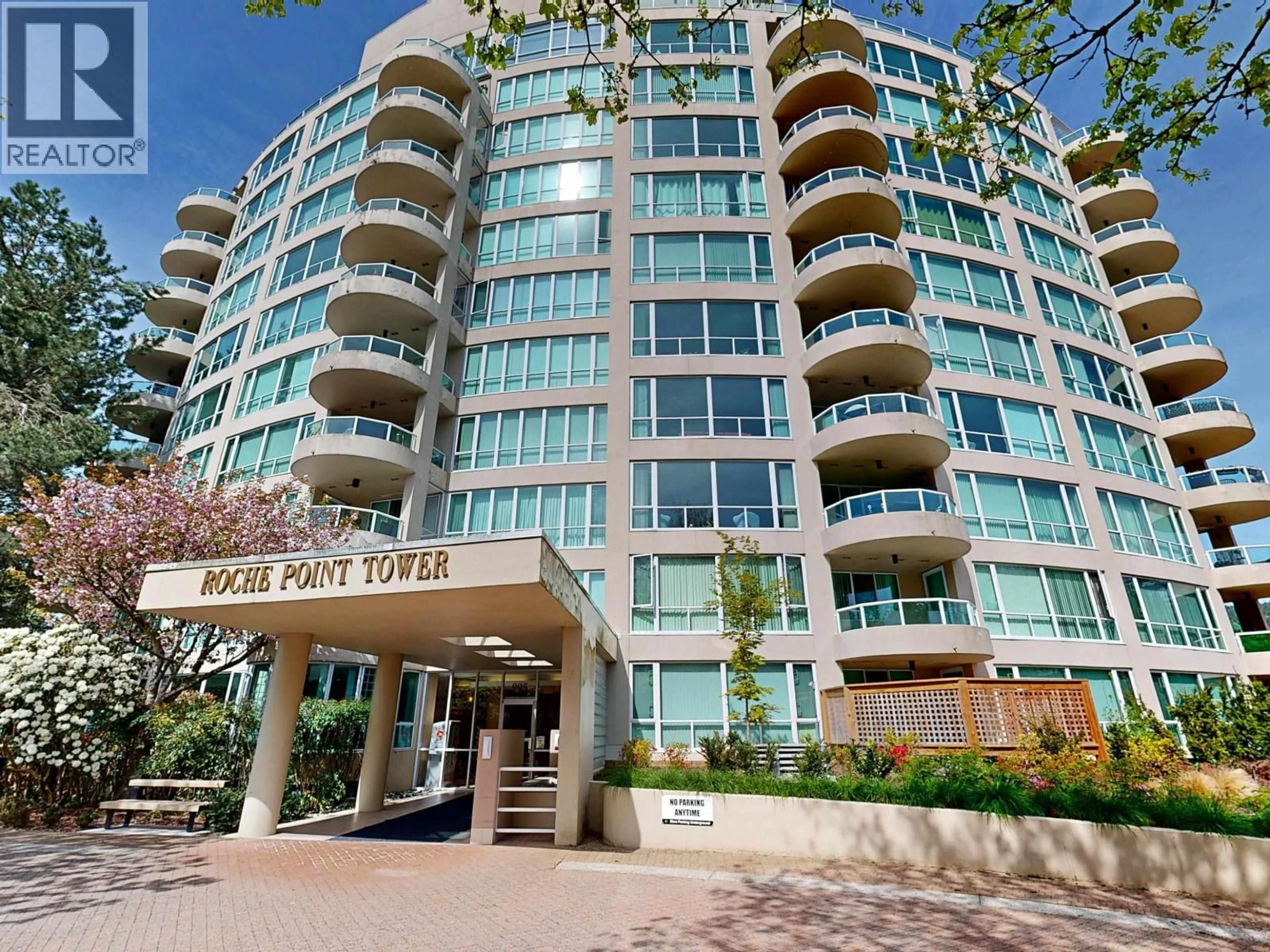 Indoor foyer for 1005 - 995 ROCHE POINT DRIVE, North Vancouver British Columbia V7H2X4