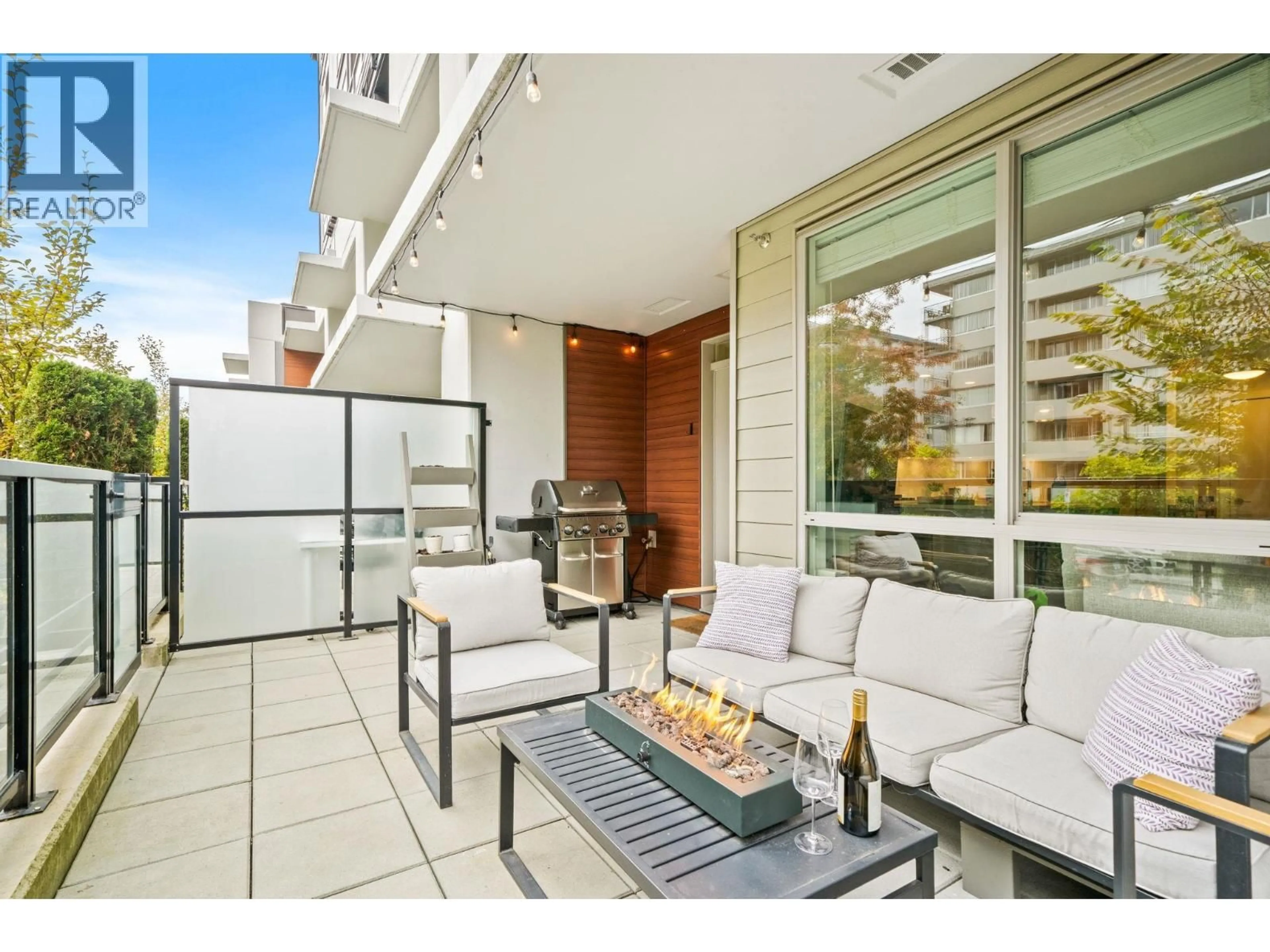 Patio, street for TH8 - 108 8TH STREET, North Vancouver British Columbia V7L0H1