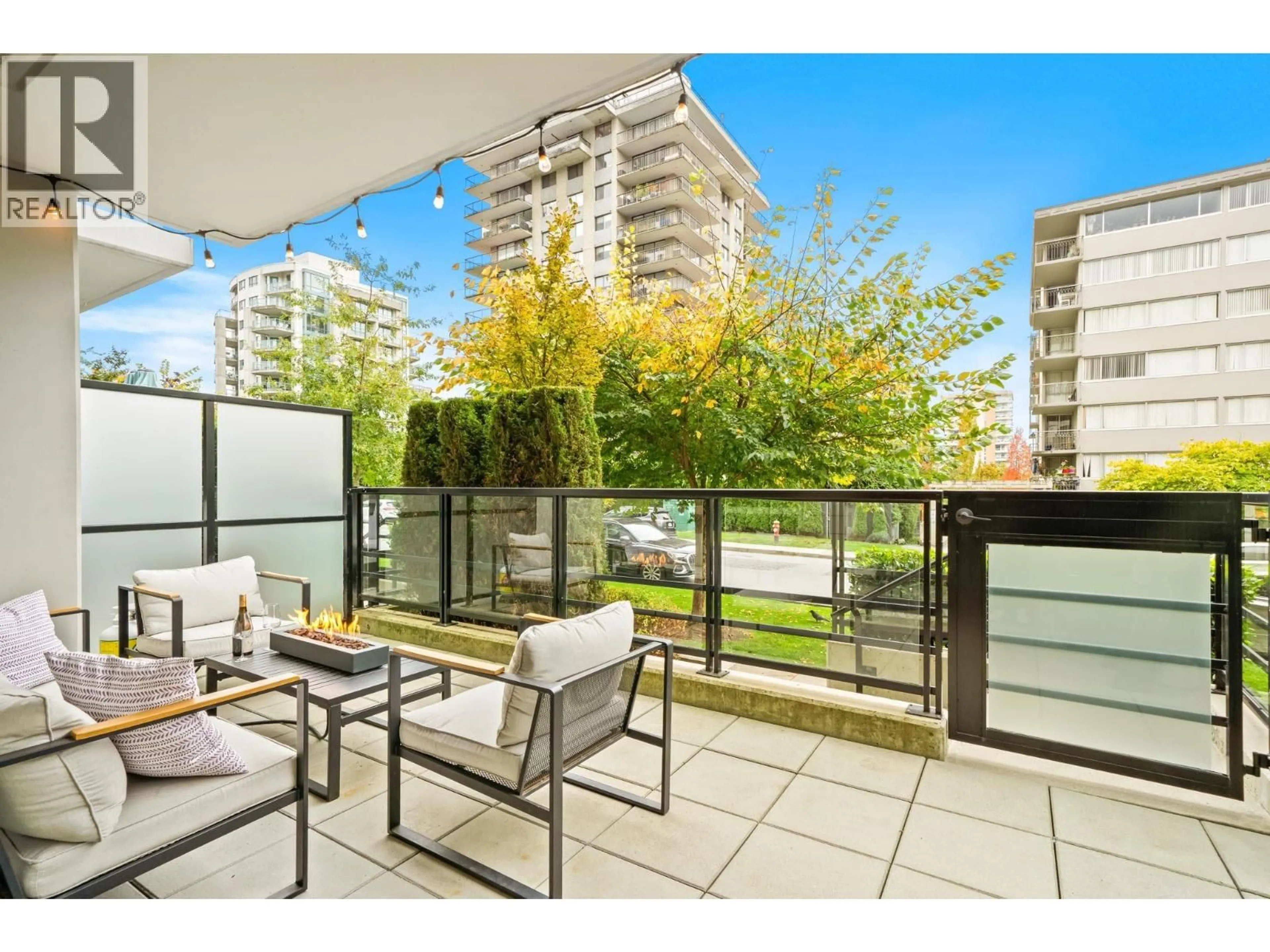 Patio, street for TH8 - 108 8TH STREET, North Vancouver British Columbia V7L0H1