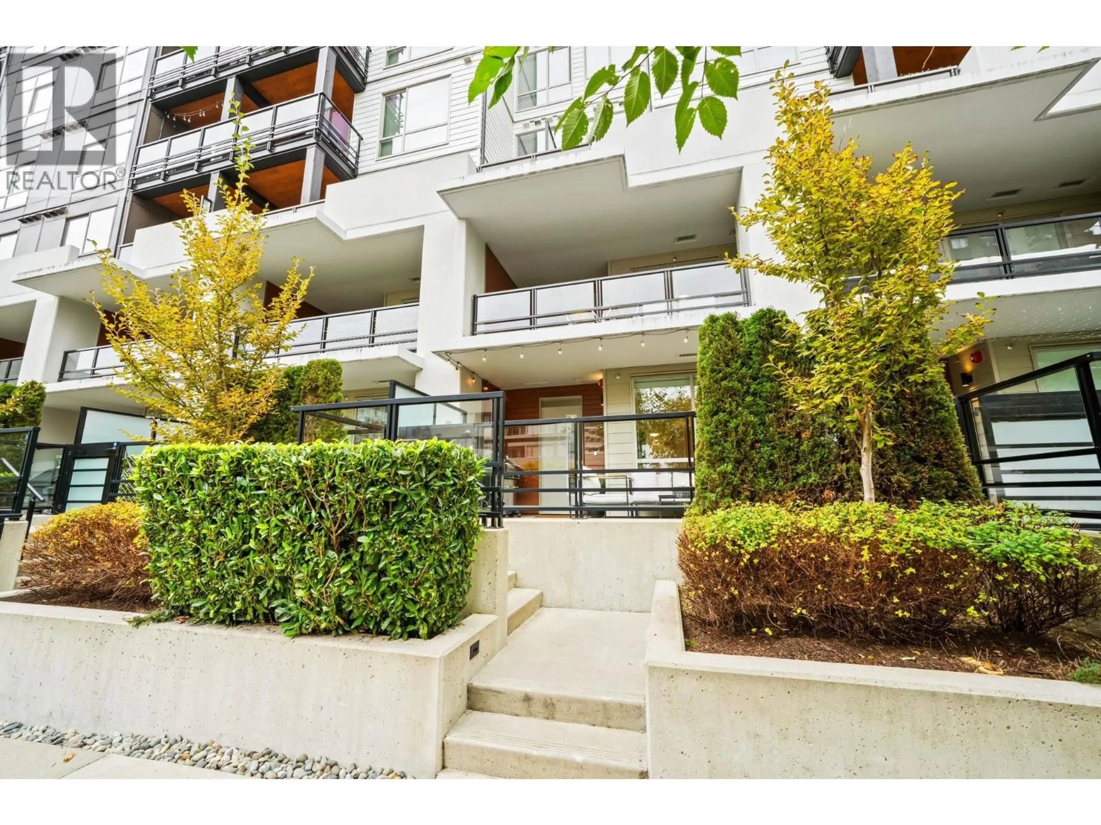 Indoor foyer for TH8 - 108 8TH STREET, North Vancouver British Columbia V7L0H1