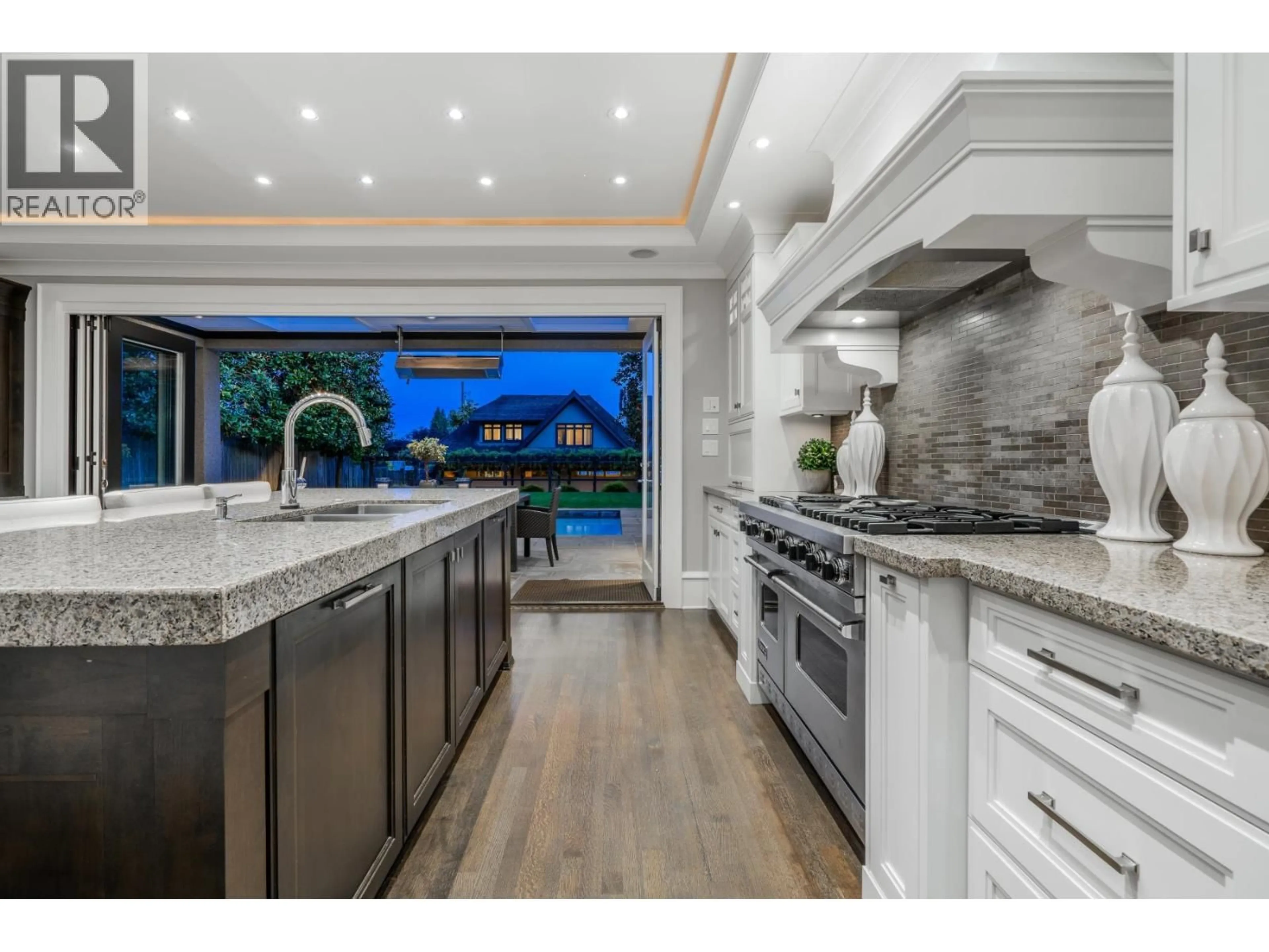 Open concept kitchen, ceramic/tile floor for 2312 KINGS AVENUE, West Vancouver British Columbia V7V2C4