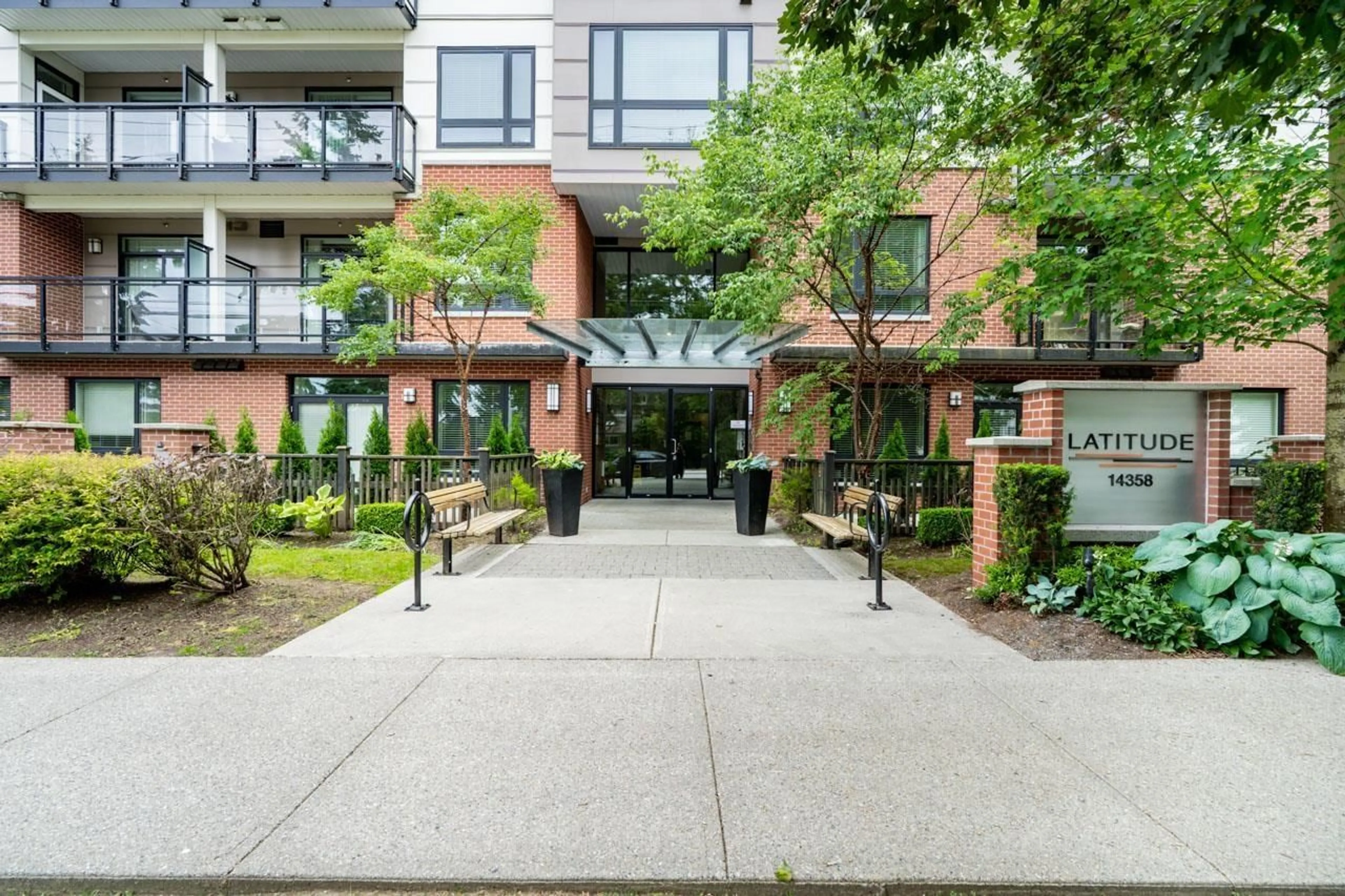 Patio, street for 214 - 14358 60 AVENUE, Surrey British Columbia V3X0G3