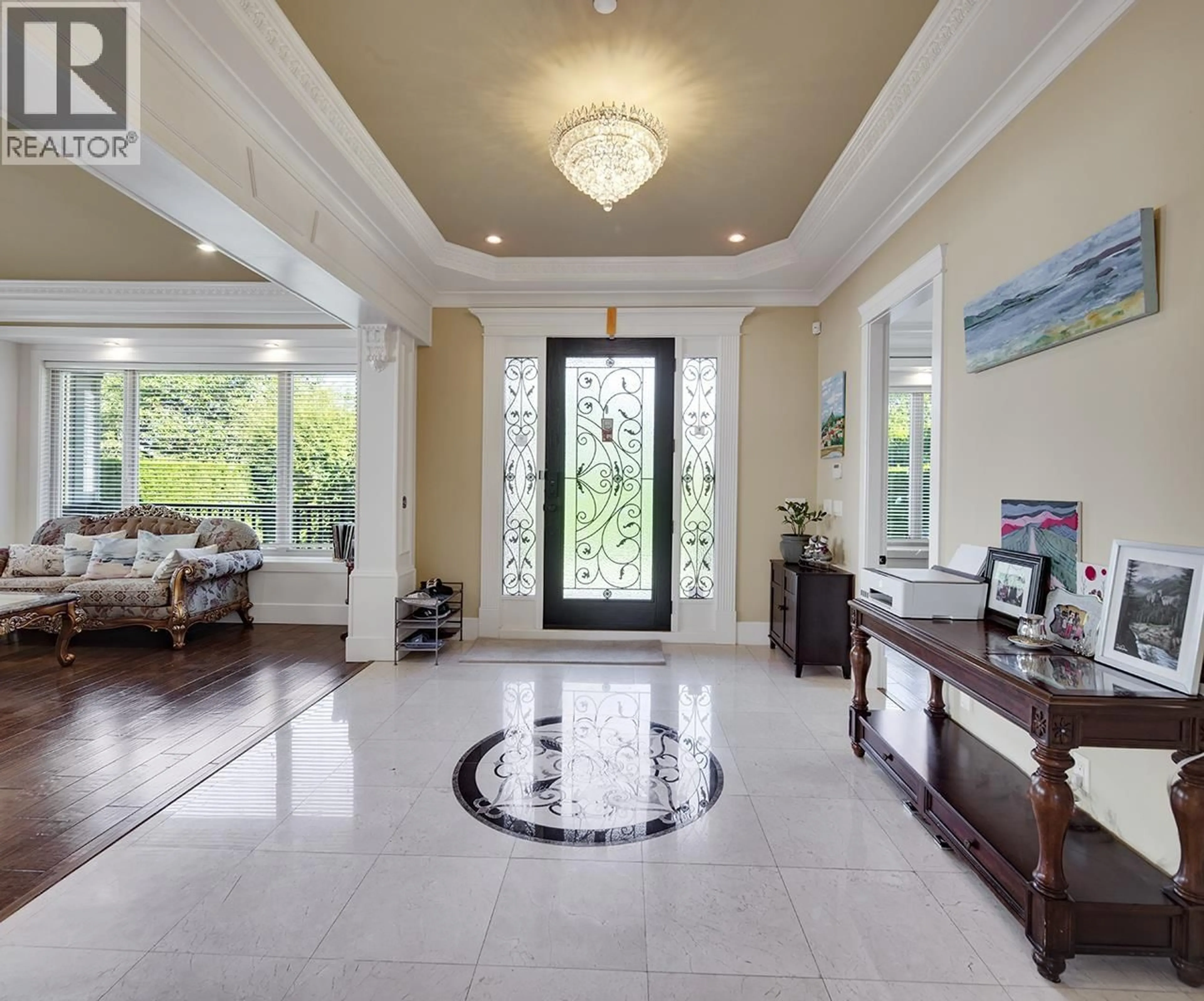 Indoor foyer for 2168 16TH AVENUE, Vancouver British Columbia V6K3B2