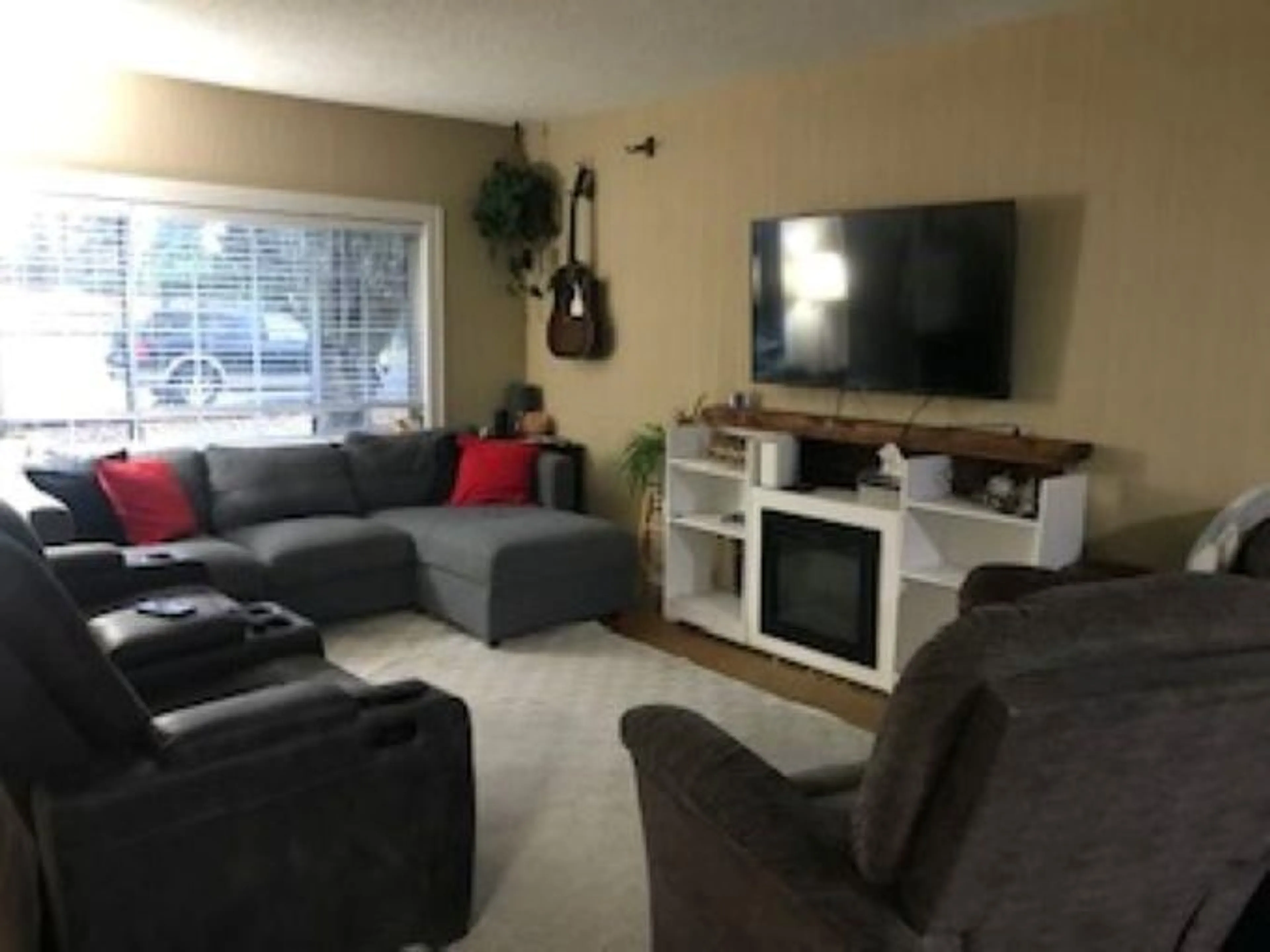 Living room with furniture, unknown for 33935 PINE STREET, Abbotsford British Columbia V2S2P4