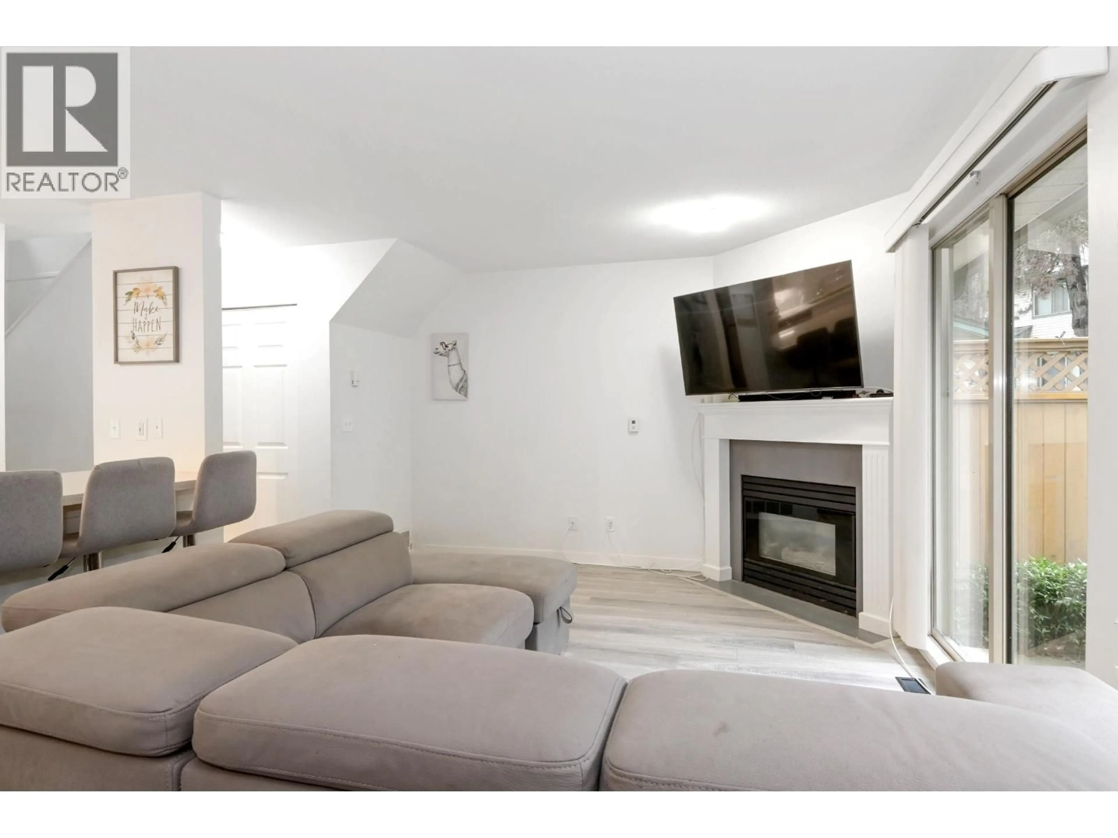 Living room with furniture, unknown for 34 - 21960 RIVER ROAD, Maple Ridge British Columbia V2X2C3