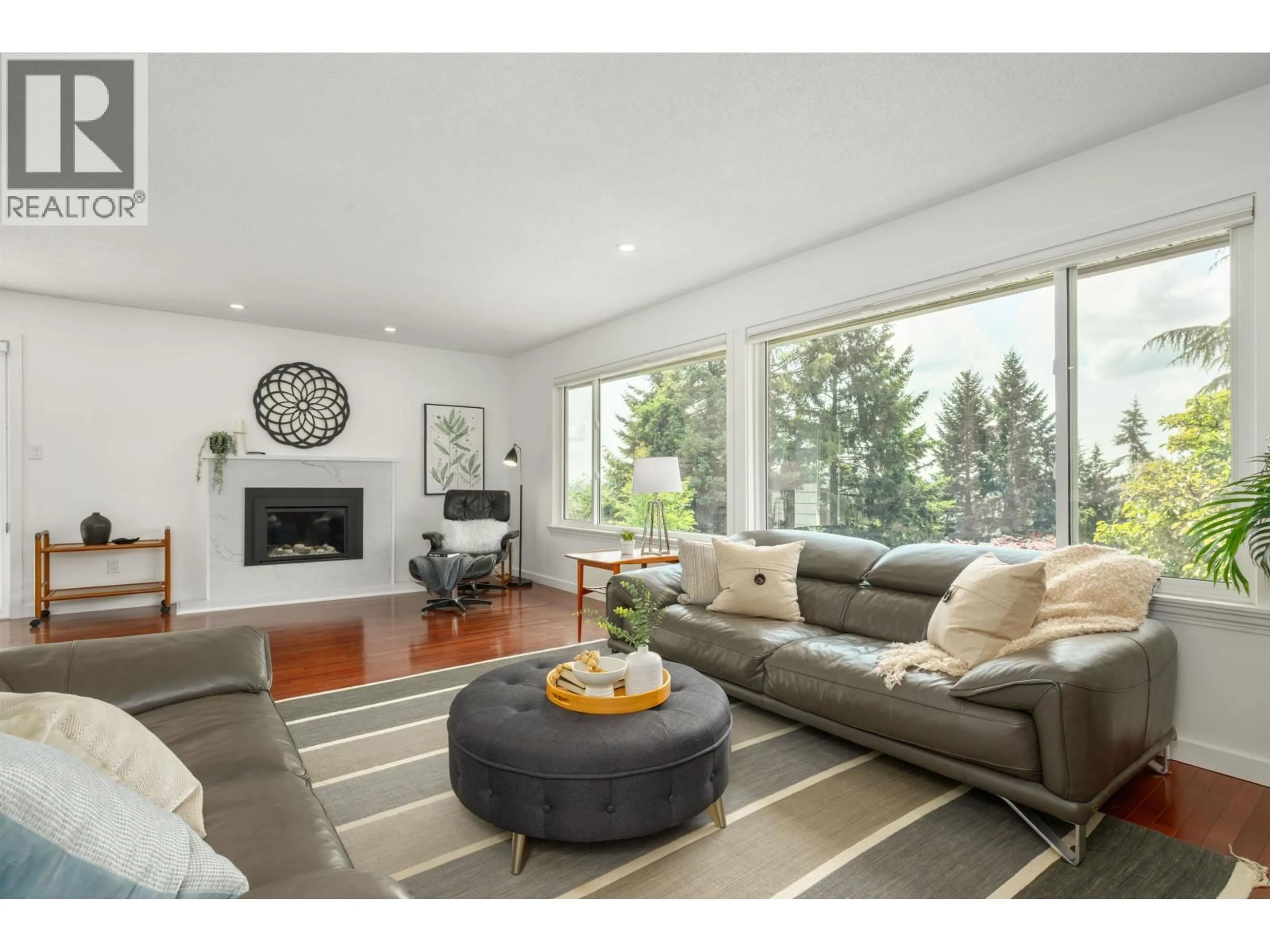 Living room with furniture, unknown for 2527 ARUNDEL LANE, Coquitlam British Columbia V3K5R9