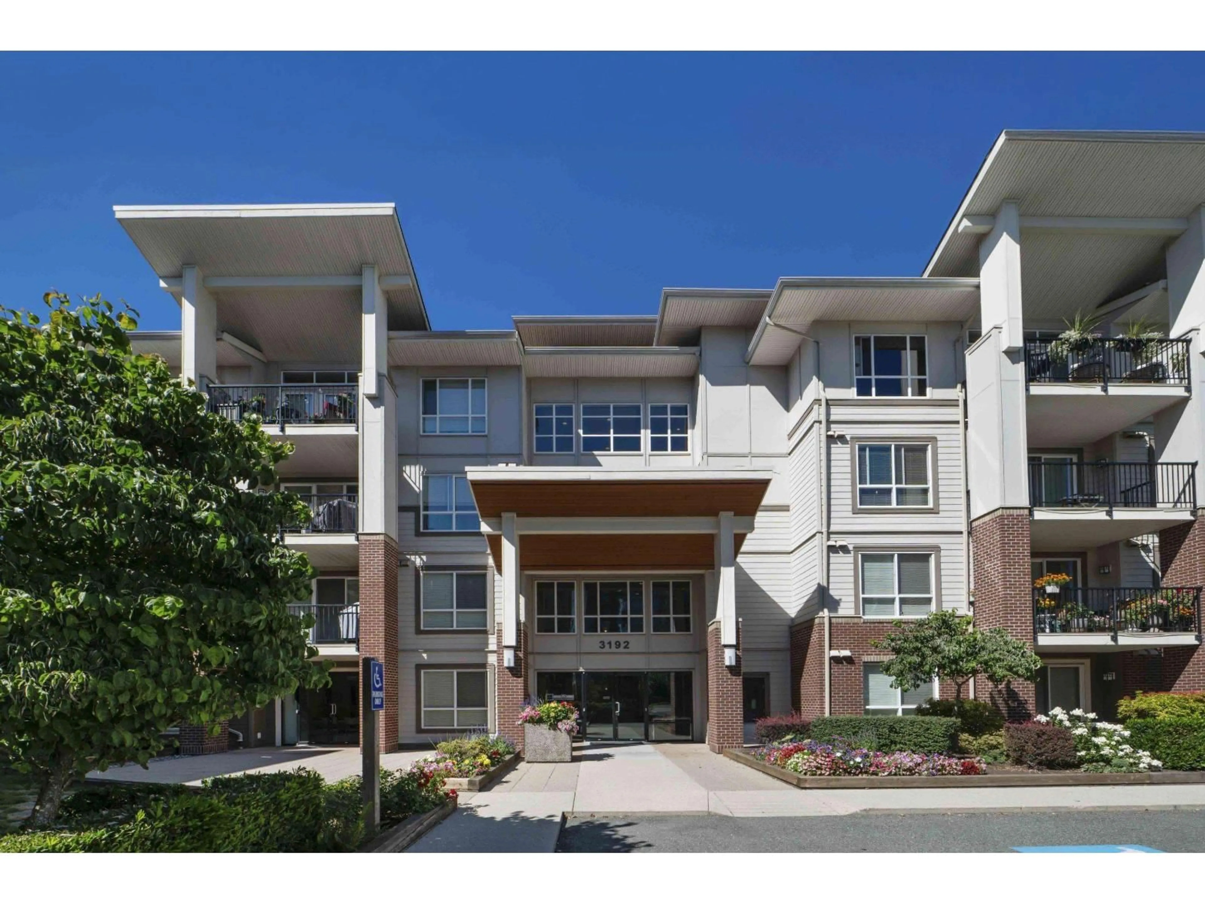 Unknown for 405 - 3192 GLADWIN ROAD, Abbotsford British Columbia V2T6M9