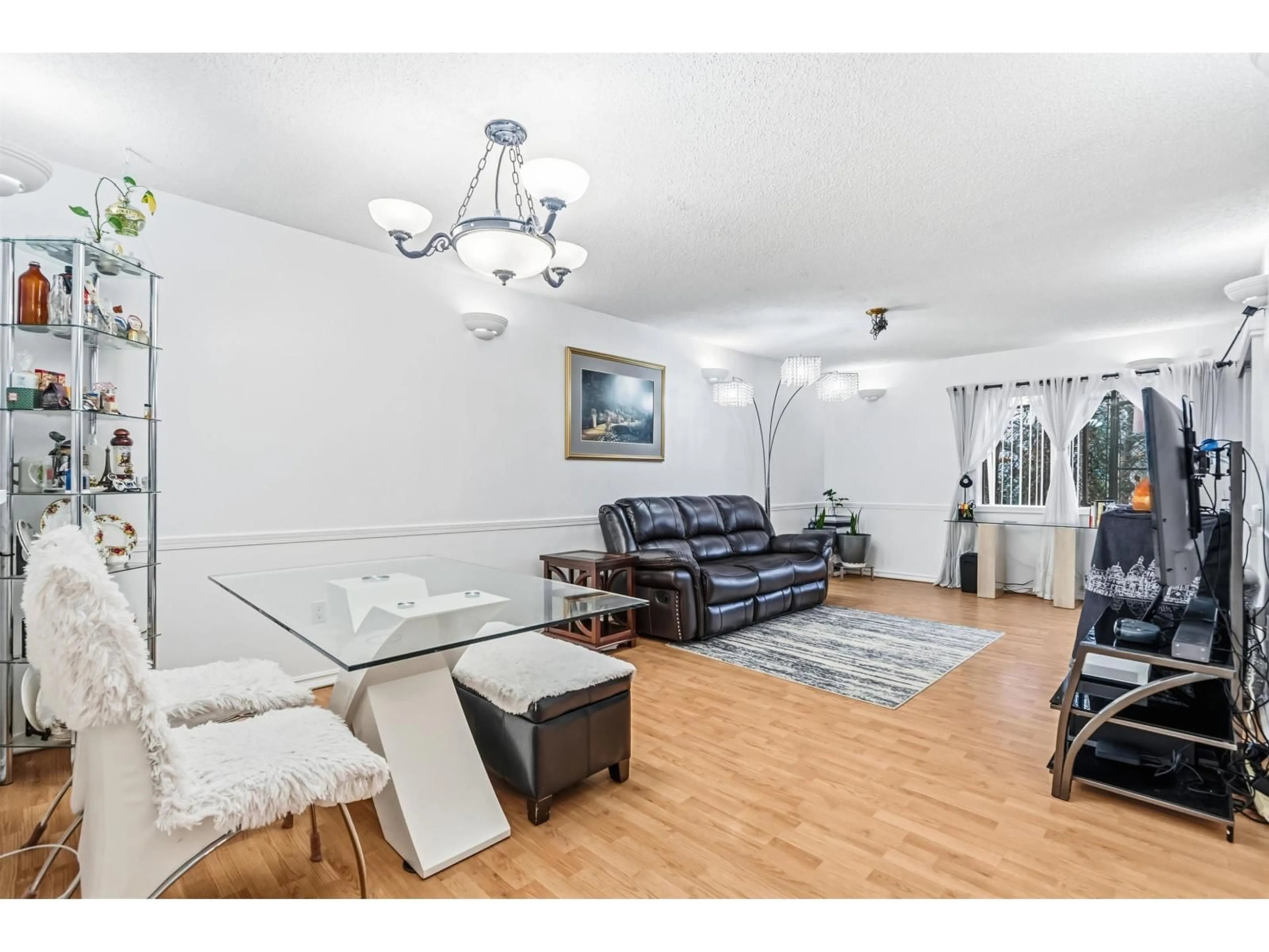 Living room with furniture, unknown for 106 - 10221 133A STREET, Surrey British Columbia V3T5J8