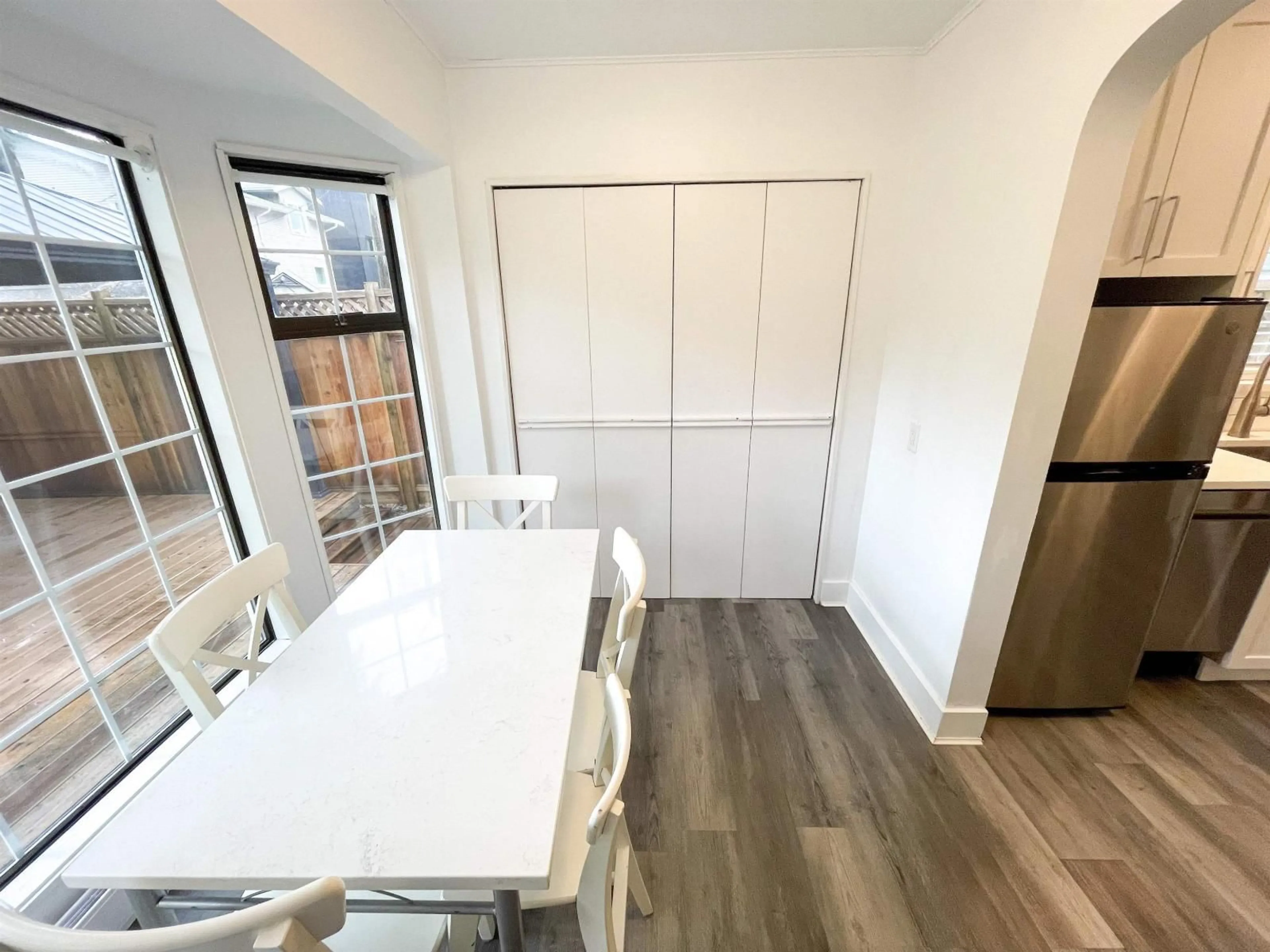 A pic of a room for 298 HEMLOCK STREET, Cultus Lake British Columbia V2R4Y7