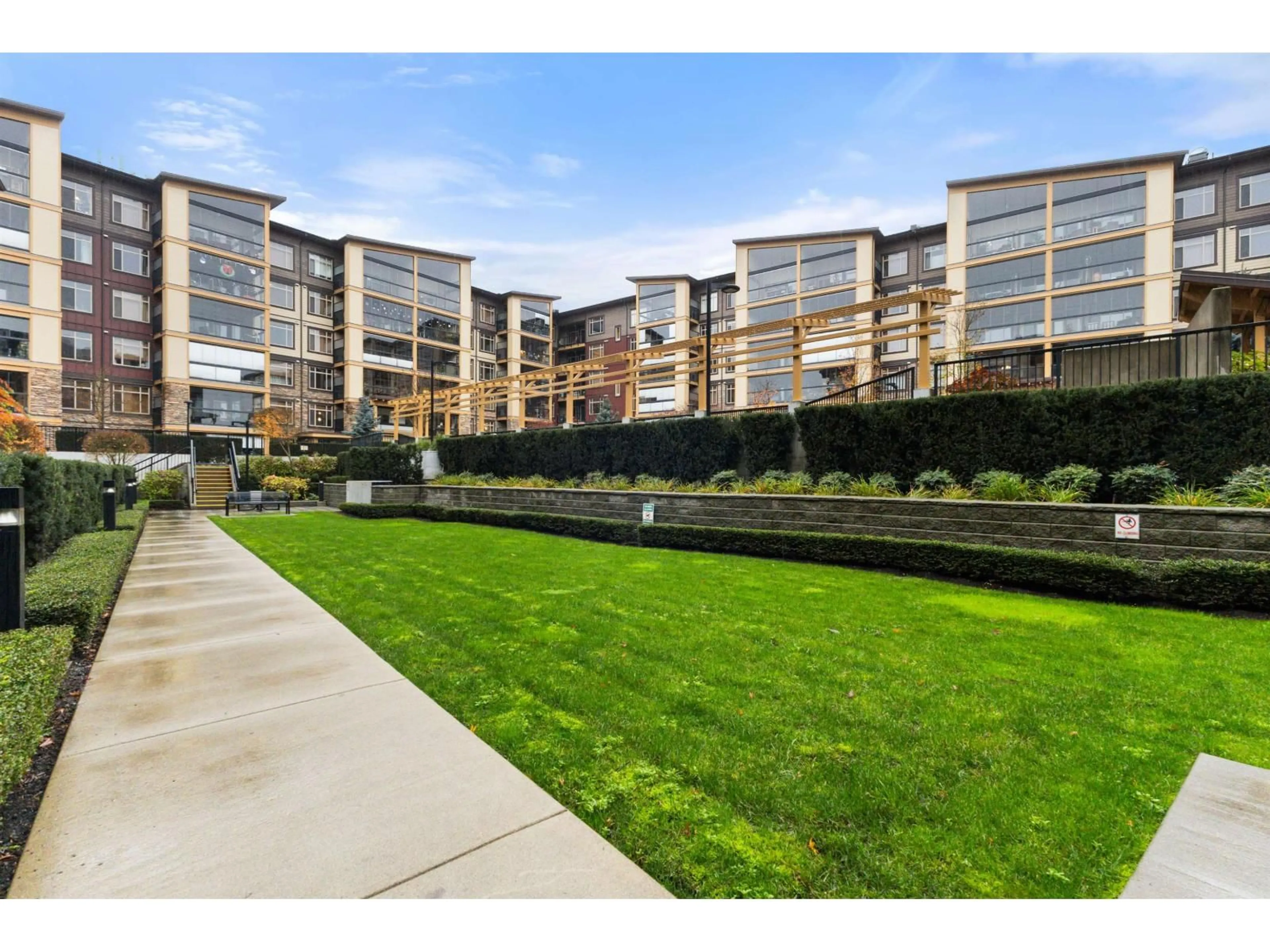 Patio, unknown for 320 - 32445 SIMON AVENUE, Abbotsford British Columbia V2T0G7