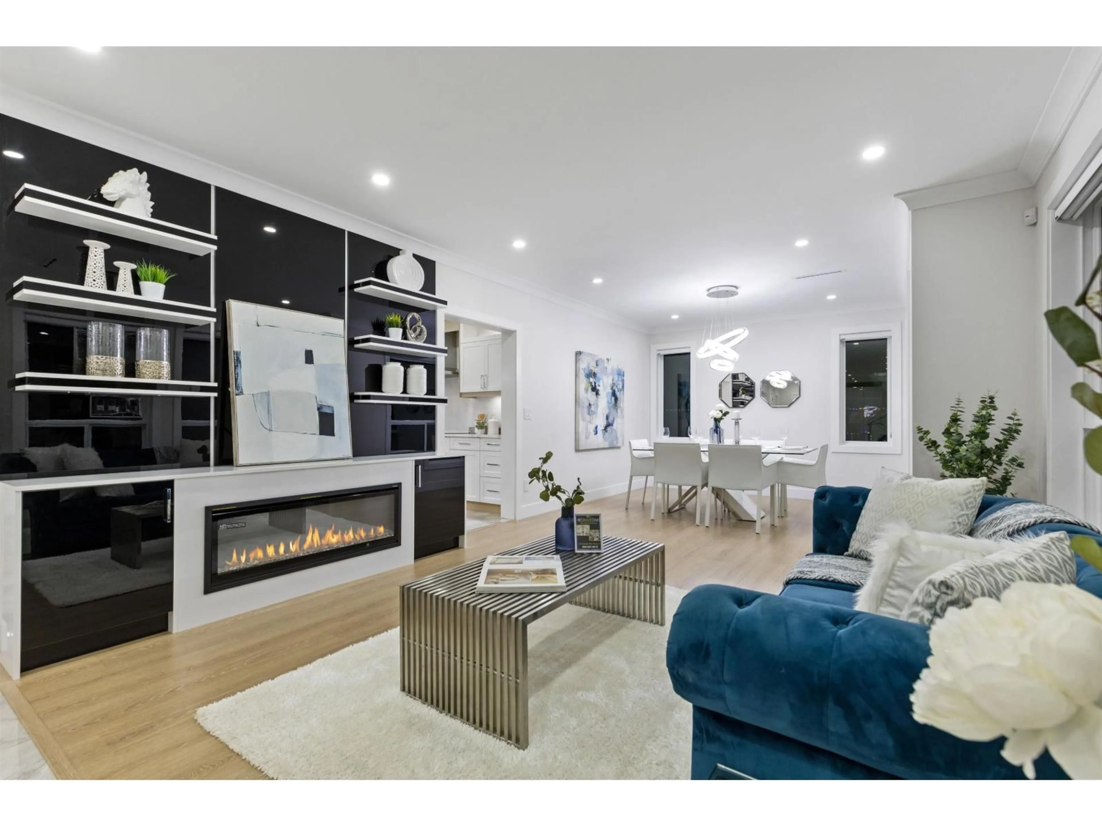 Living room with furniture, wood/laminate floor for 20099 45TH AVENUE, Langley British Columbia V3A6J1