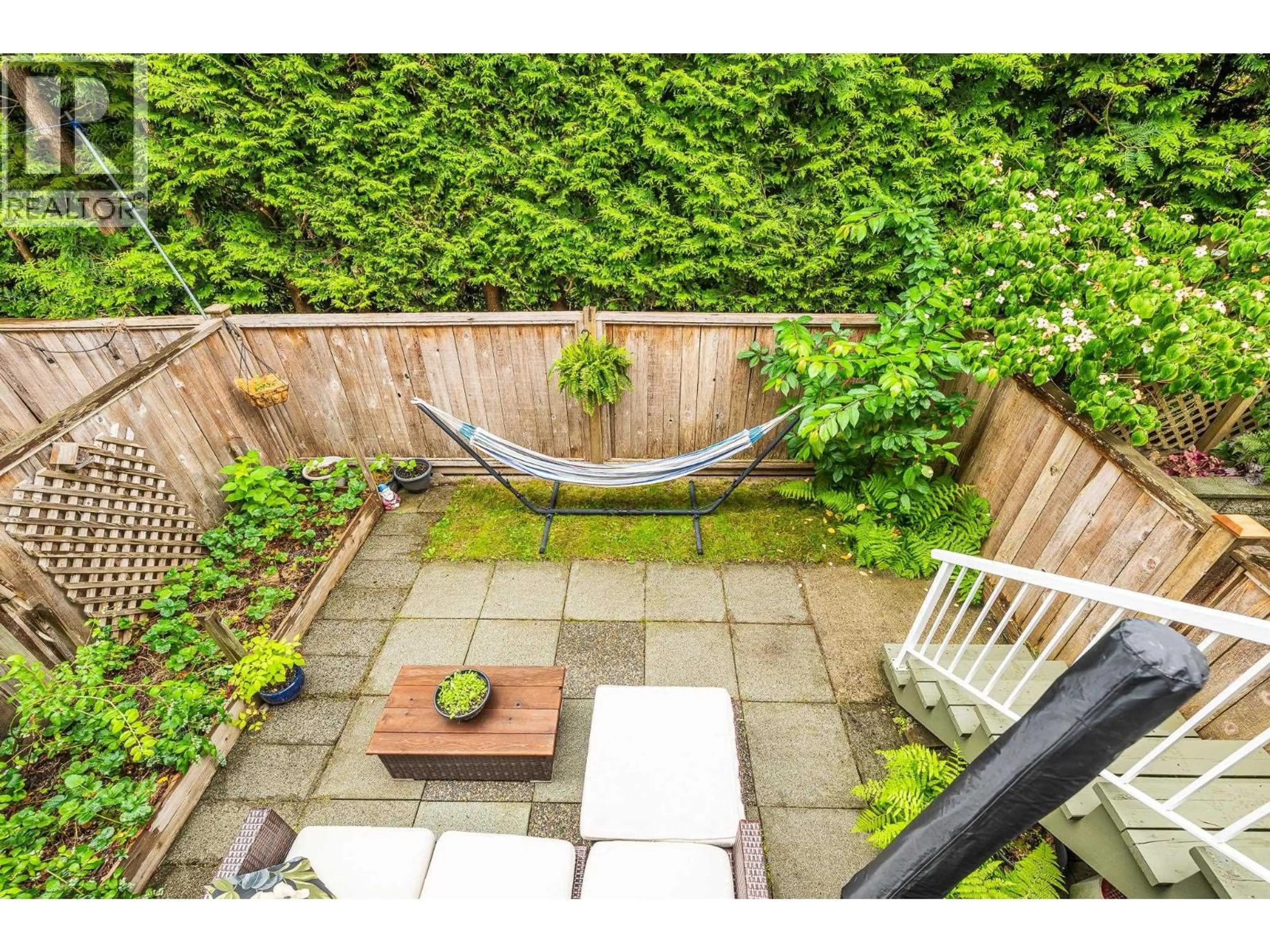 Patio, street for 9 - 39754 GOVERNMENT ROAD, Squamish British Columbia V8B0G3