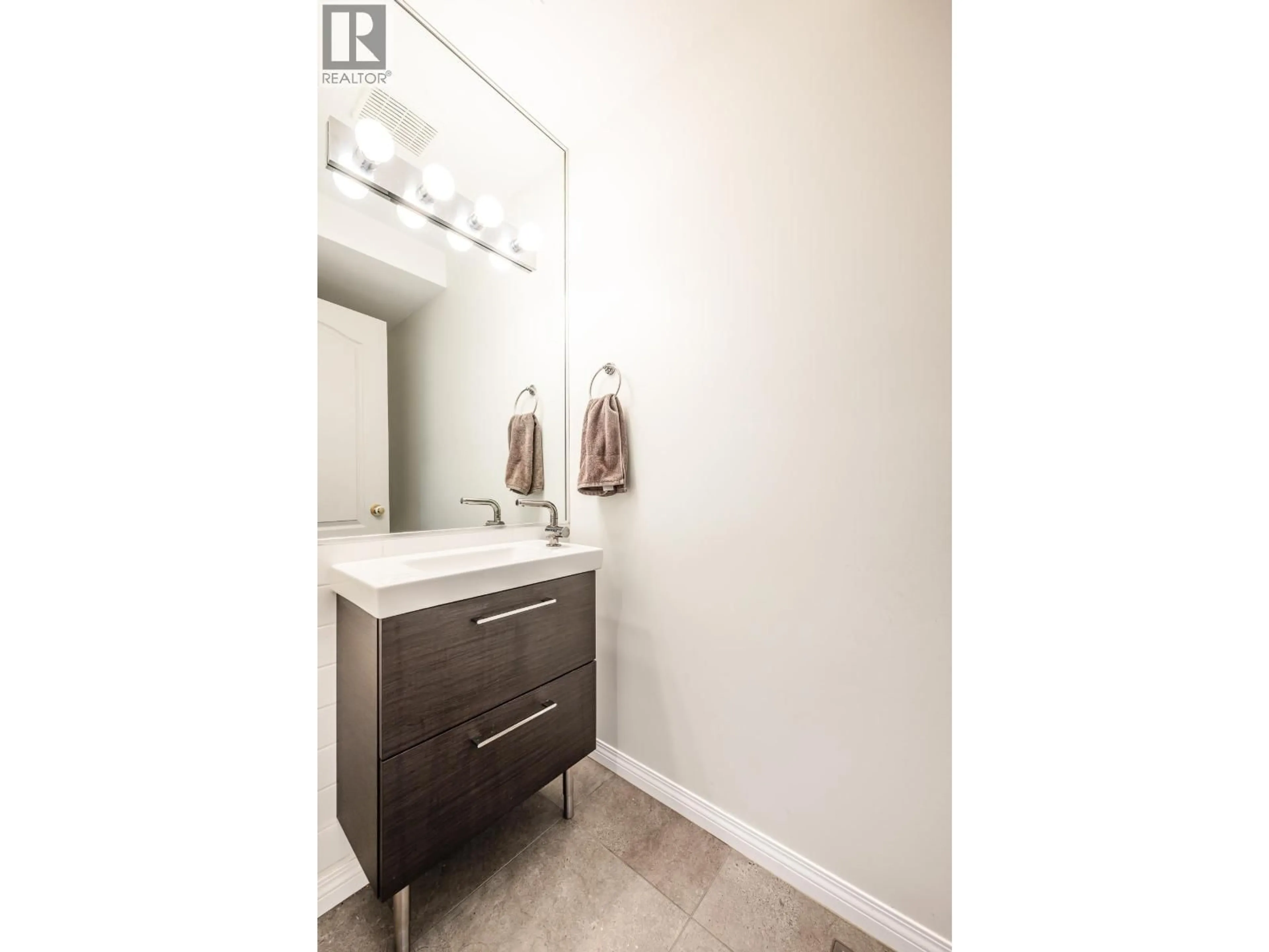 Unknown for 9 - 39754 GOVERNMENT ROAD, Squamish British Columbia V8B0G3