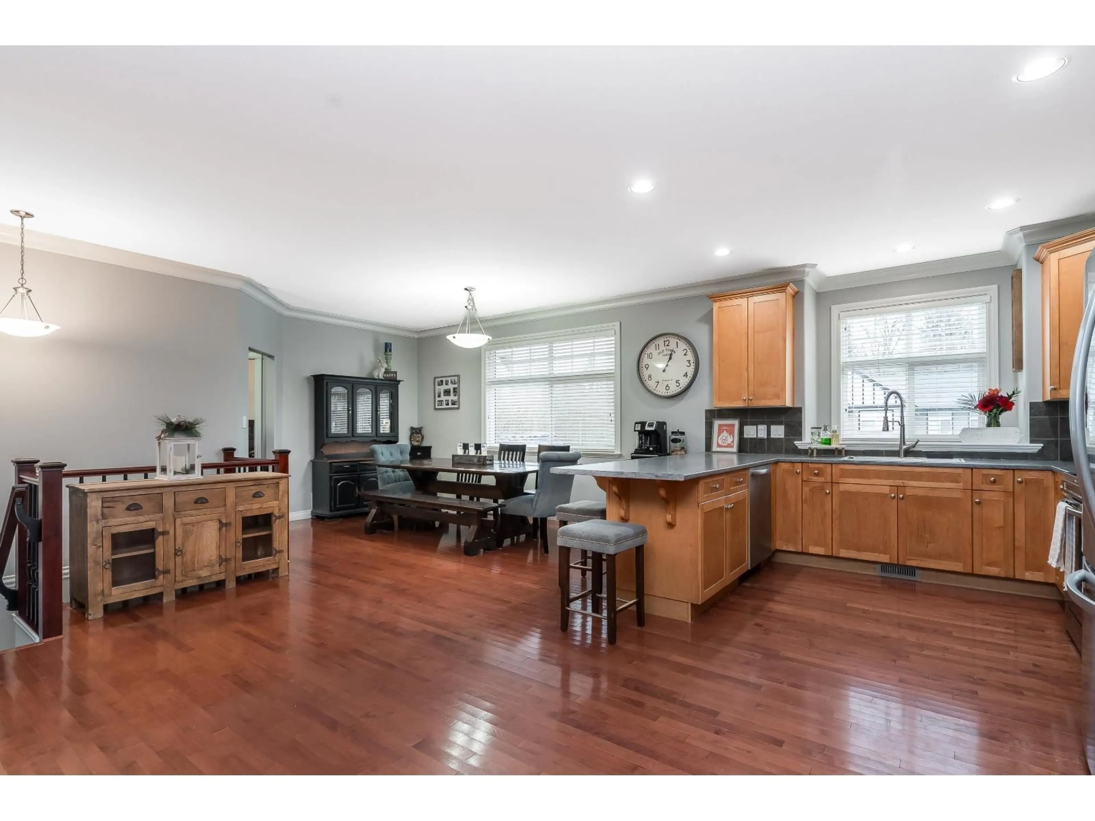 Open concept kitchen, wood/laminate floor for 36210 BUCKINGHAM DRIVE, Abbotsford British Columbia V3G3C8