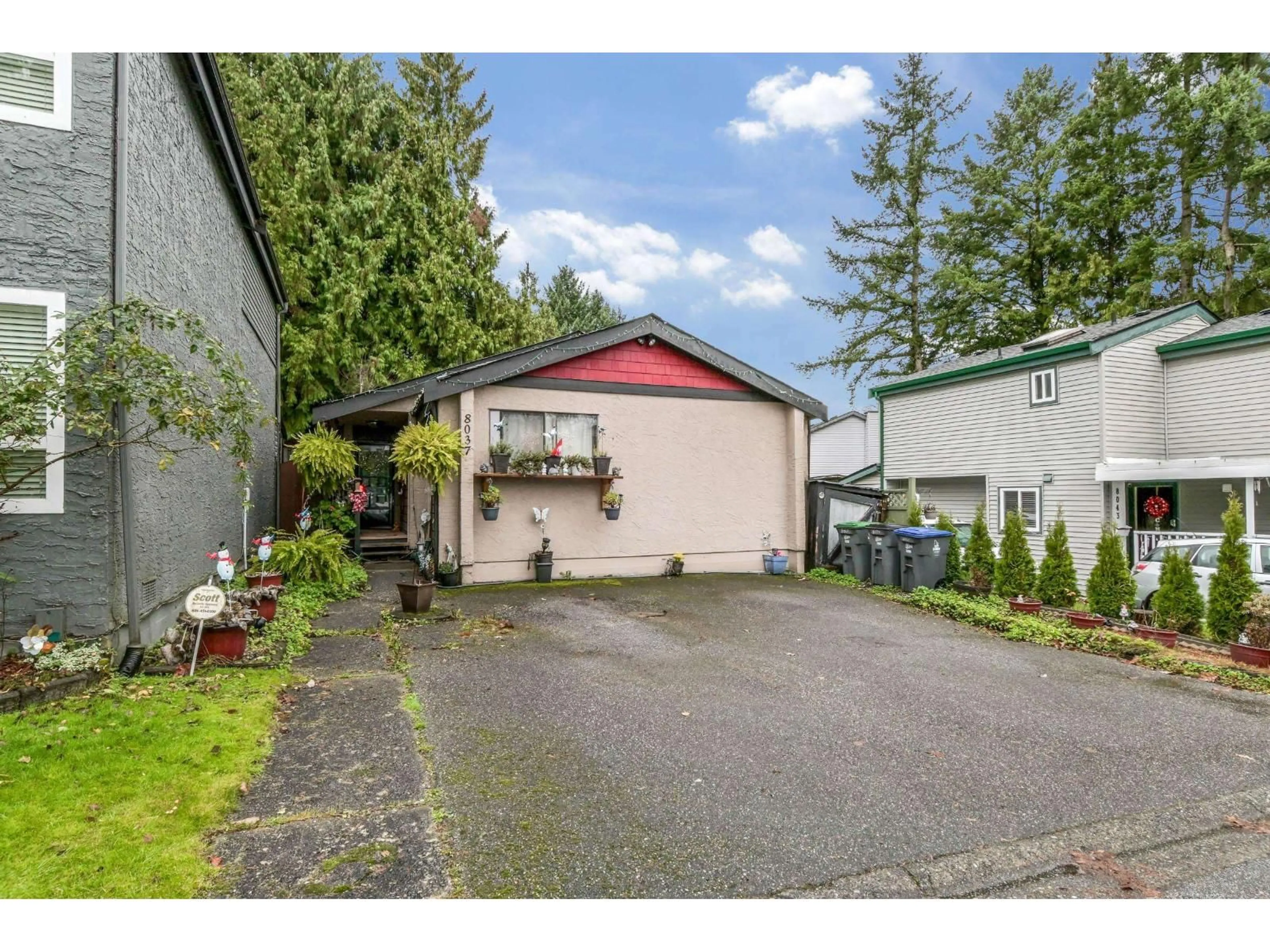 Unknown for 8037 139A STREET, Surrey British Columbia V3W6P9