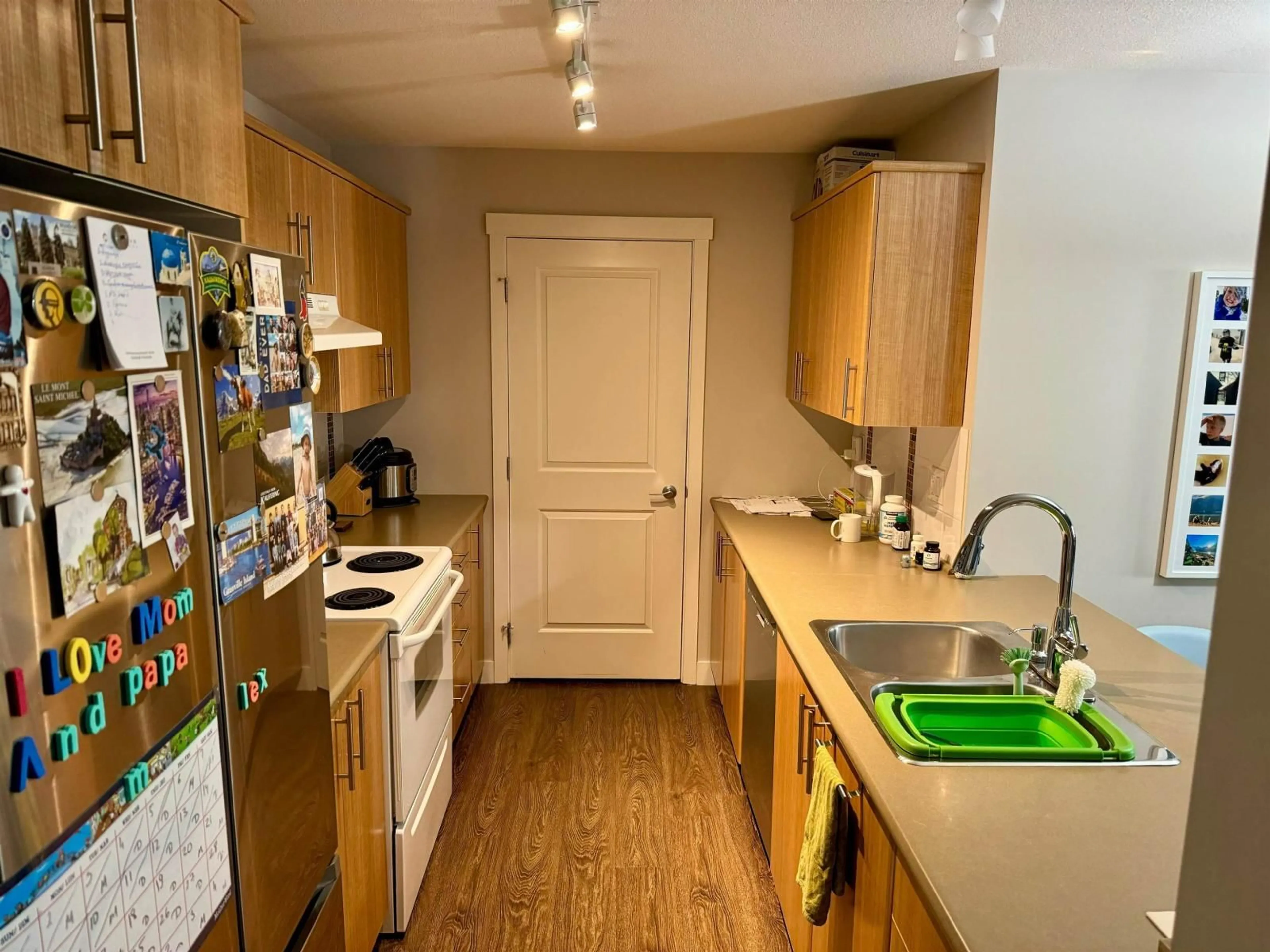 Standard kitchen, unknown for 206 - 19388 65 AVENUE, Surrey British Columbia V4N5S1