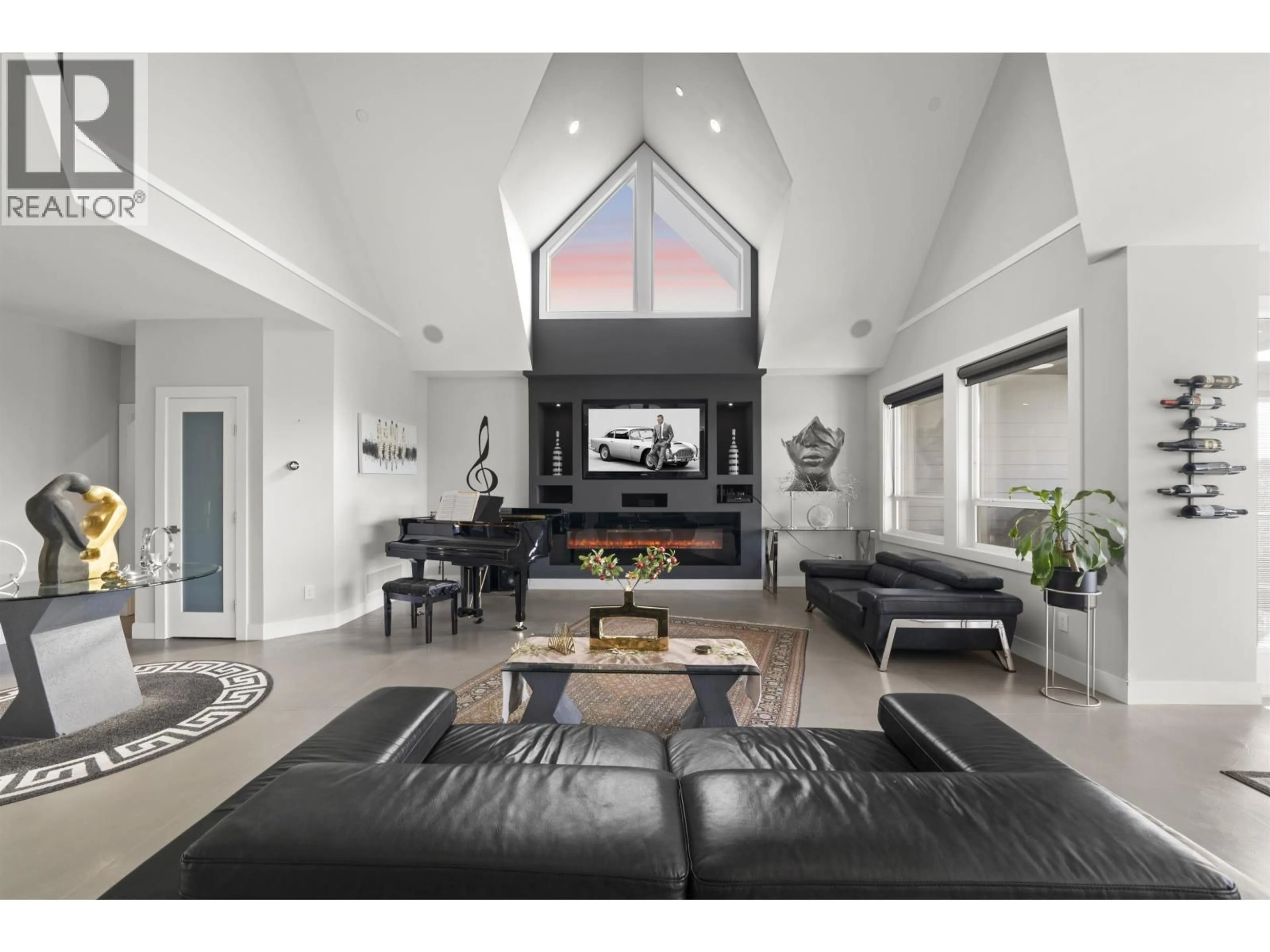 Living room with furniture, unknown for 13645 MCKERCHER DRIVE, Maple Ridge British Columbia V4R0E1