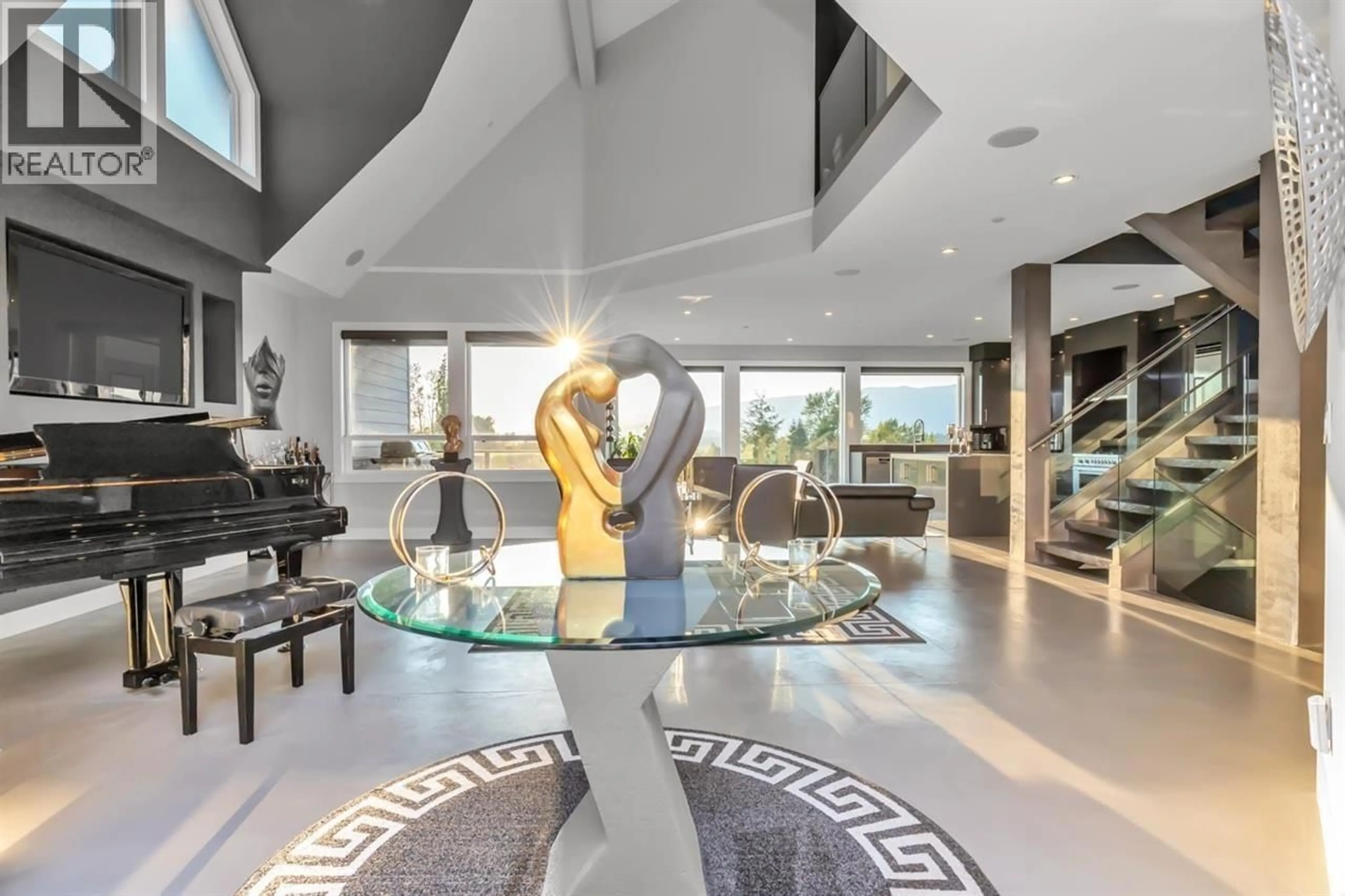 Indoor foyer for 13645 MCKERCHER DRIVE, Maple Ridge British Columbia V4R0E1