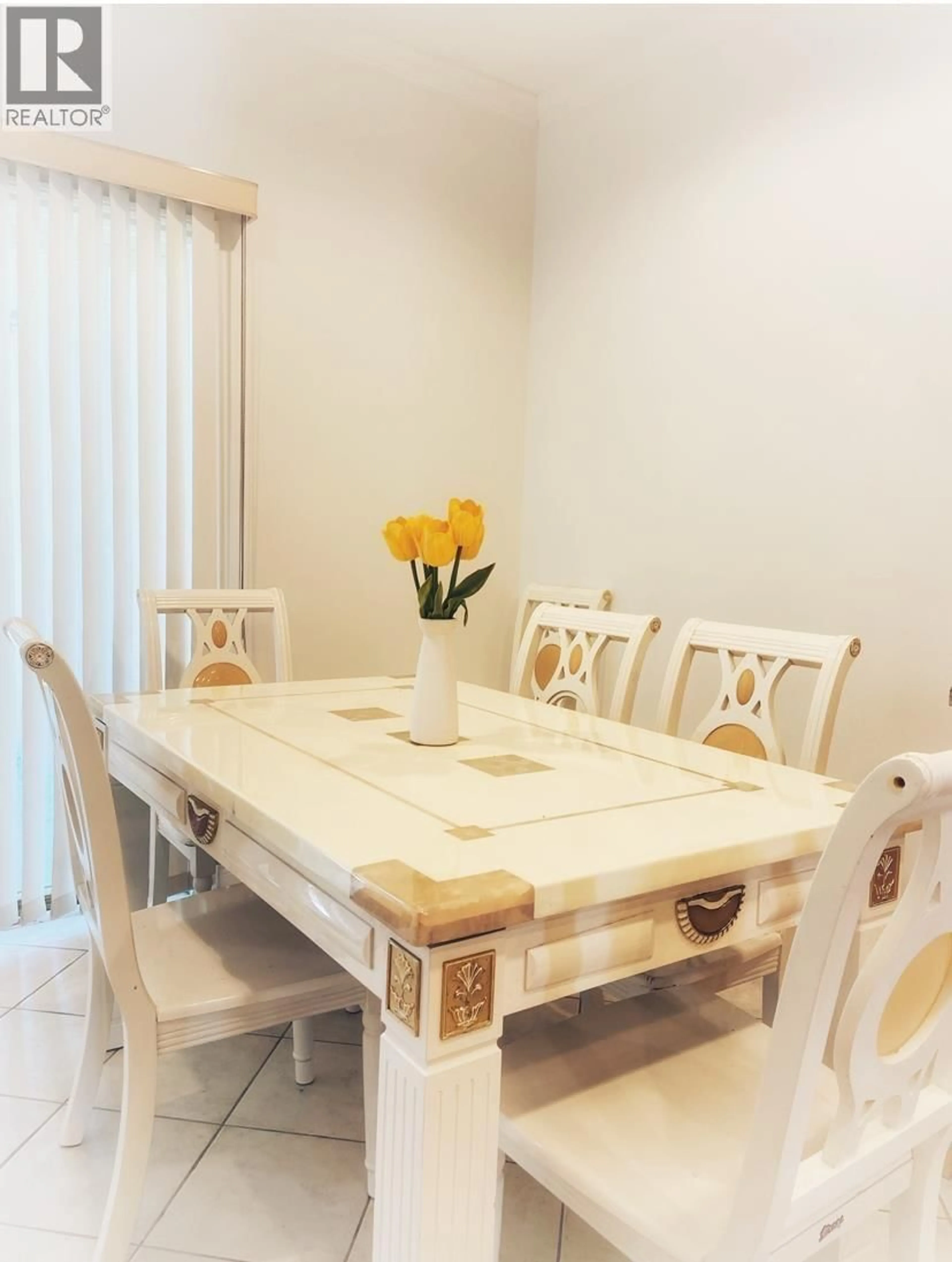Dining room, wood/laminate floor for 5989 RUMBLE STREET, Burnaby British Columbia V5J2C6