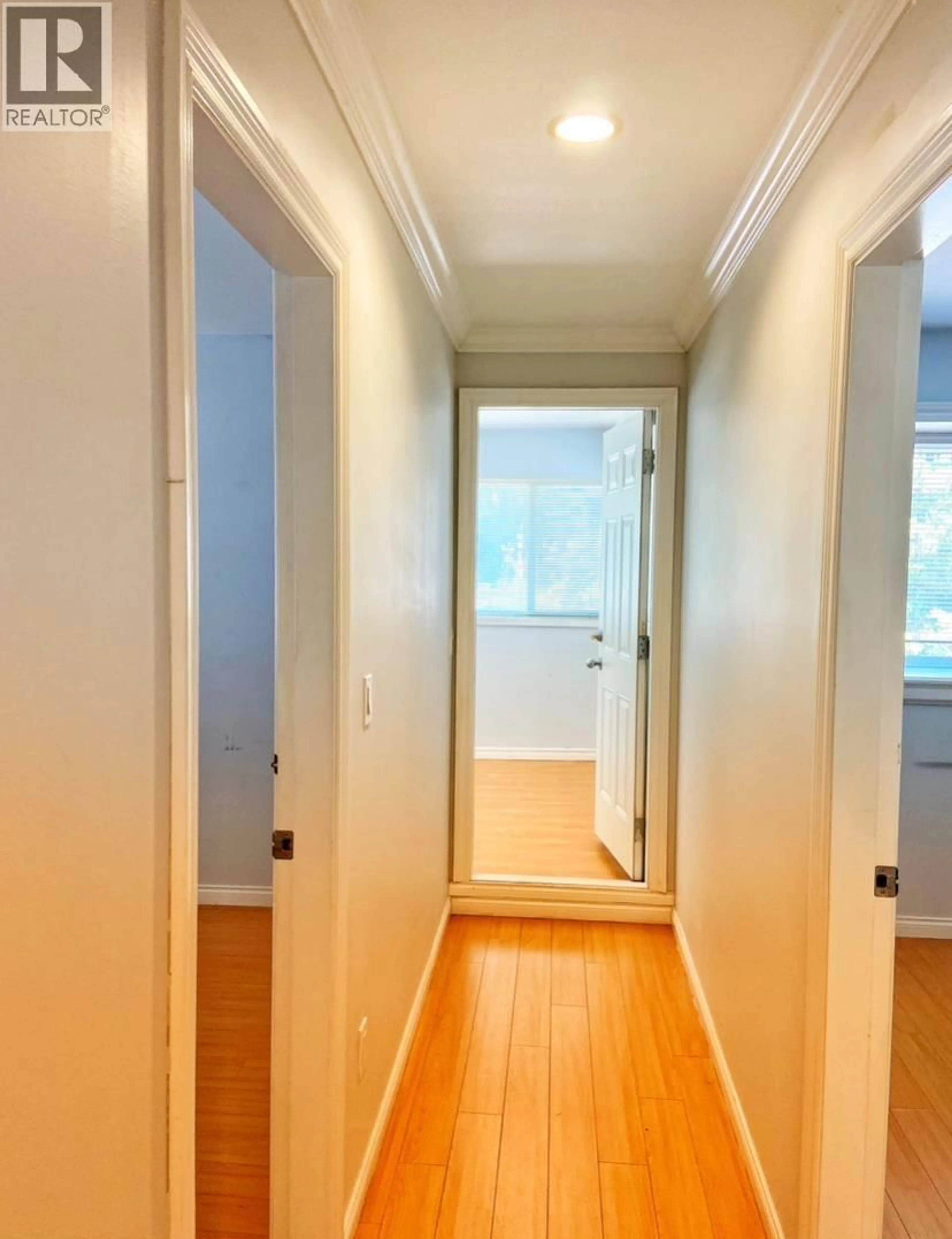 Indoor entryway for 5989 RUMBLE STREET, Burnaby British Columbia V5J2C6