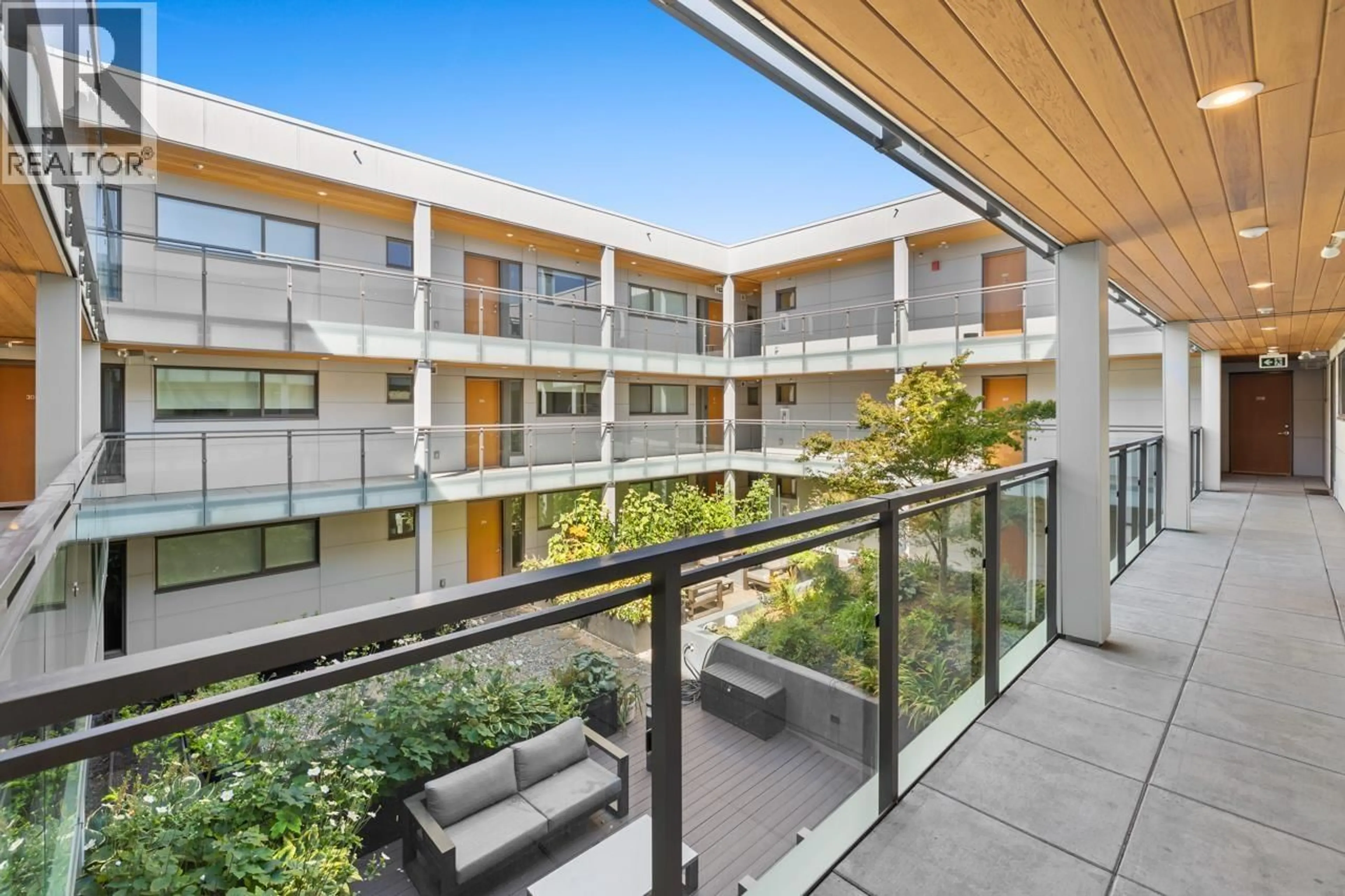 Patio, city buildings view from balcony for 306 - 209 20TH AVENUE, Vancouver British Columbia V5V1M2