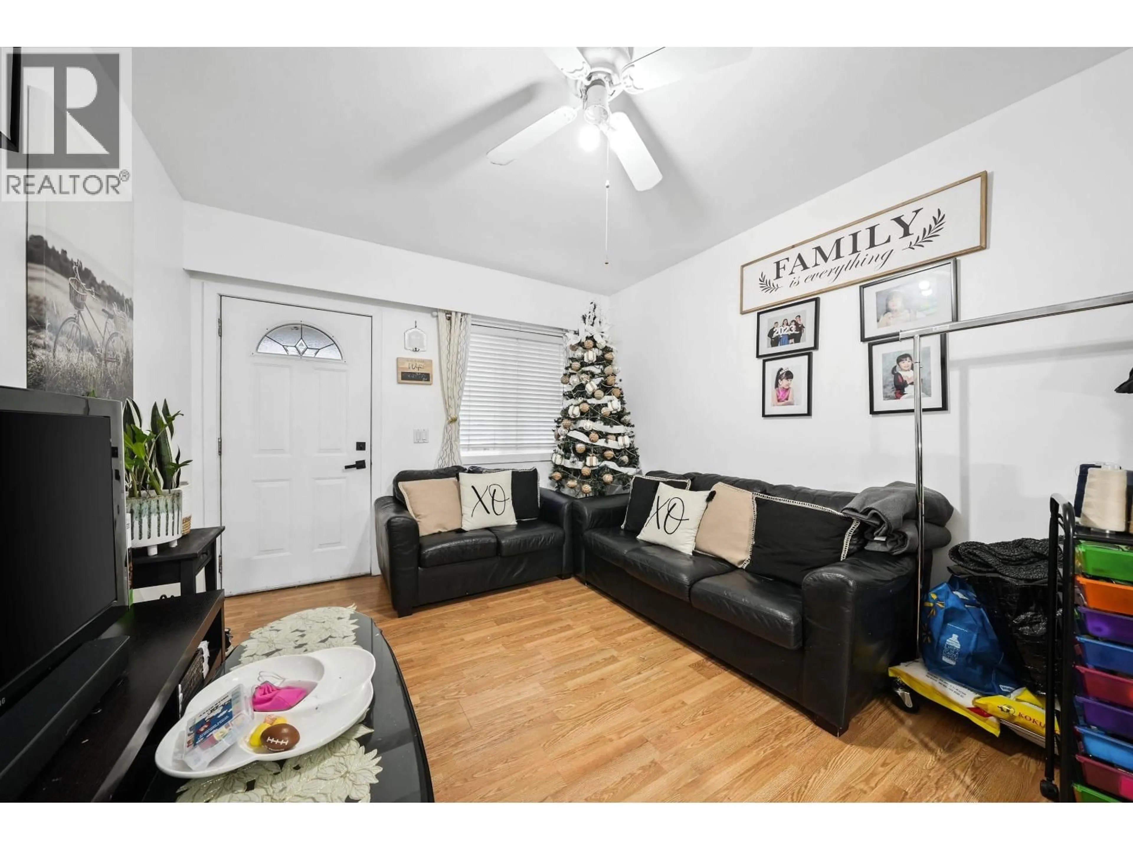 Living room with furniture, unknown for 2316 NANAIMO STREET, Vancouver British Columbia V5N5E3