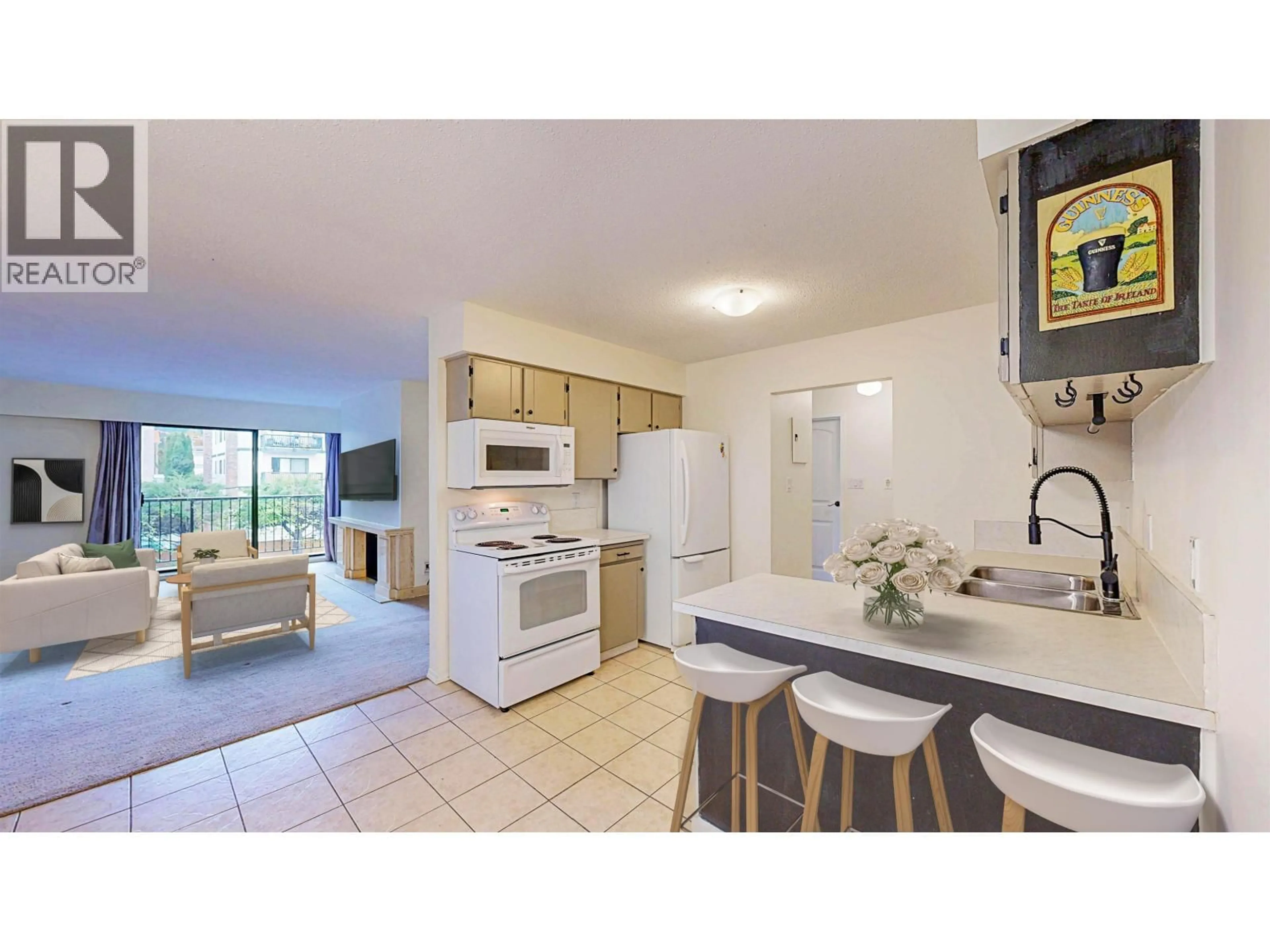 Unknown for 206 - 138 18TH STREET, North Vancouver British Columbia V7M1W4