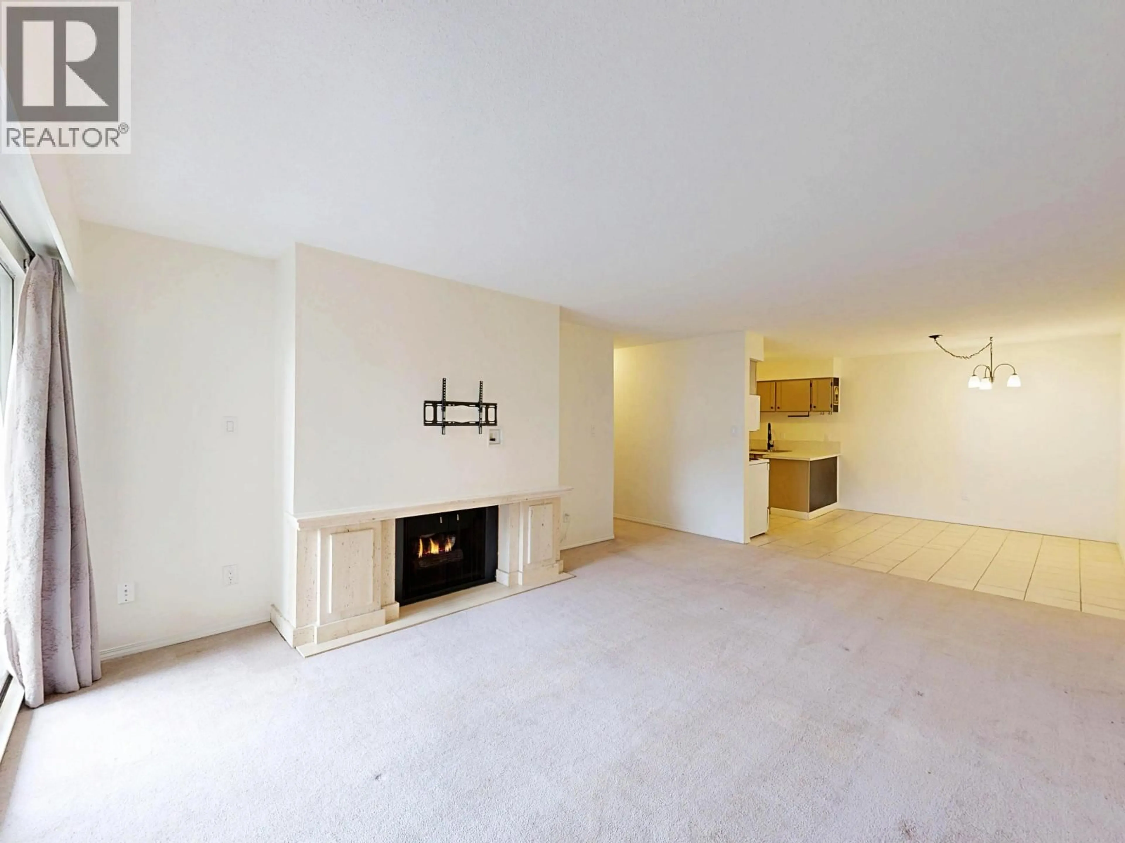 A pic of a room for 206 - 138 18TH STREET, North Vancouver British Columbia V7M1W4