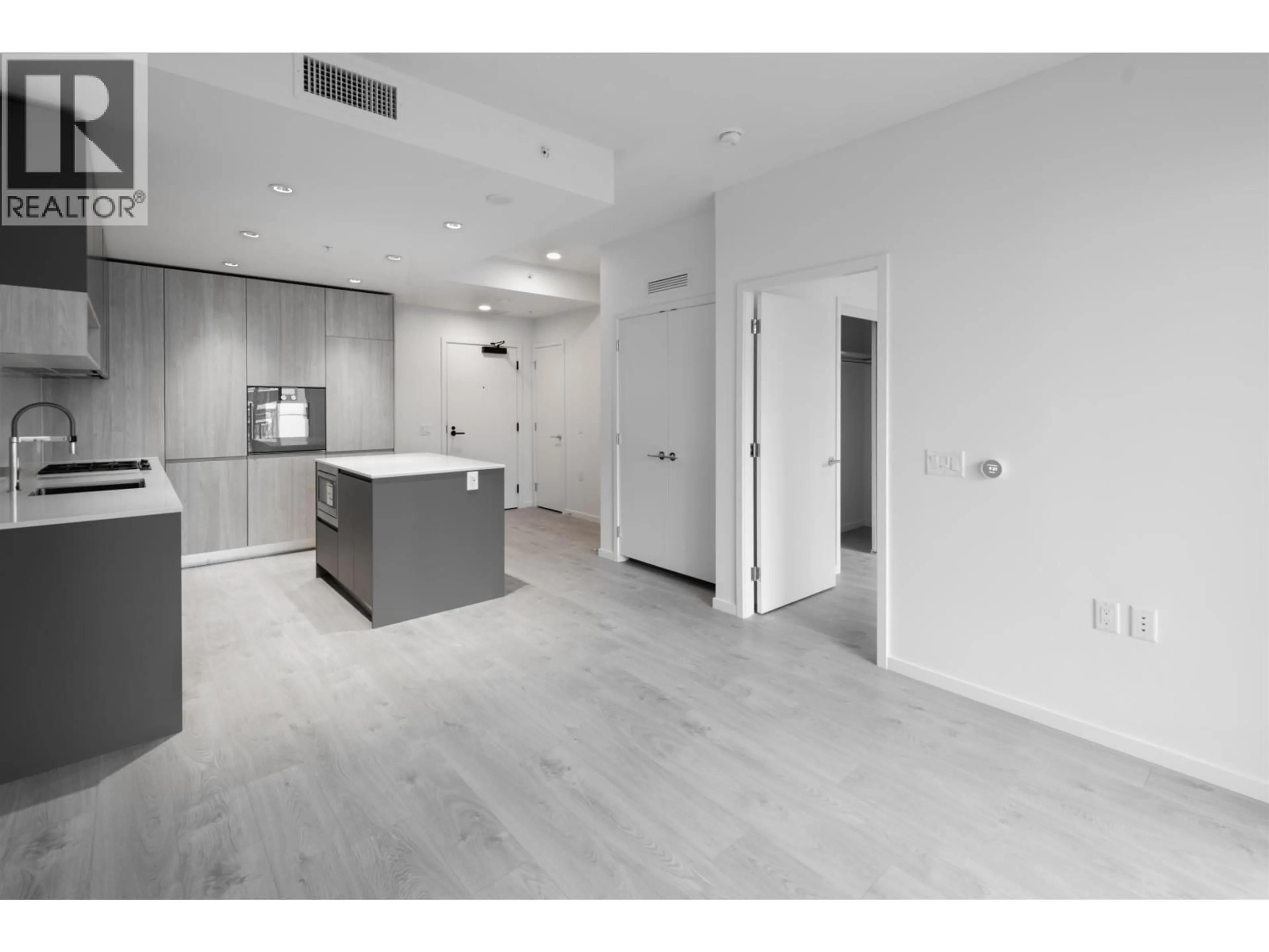 Open concept kitchen, unknown for 566 - 6600 MINORU BOULEVARD, Richmond British Columbia V6Y0N3