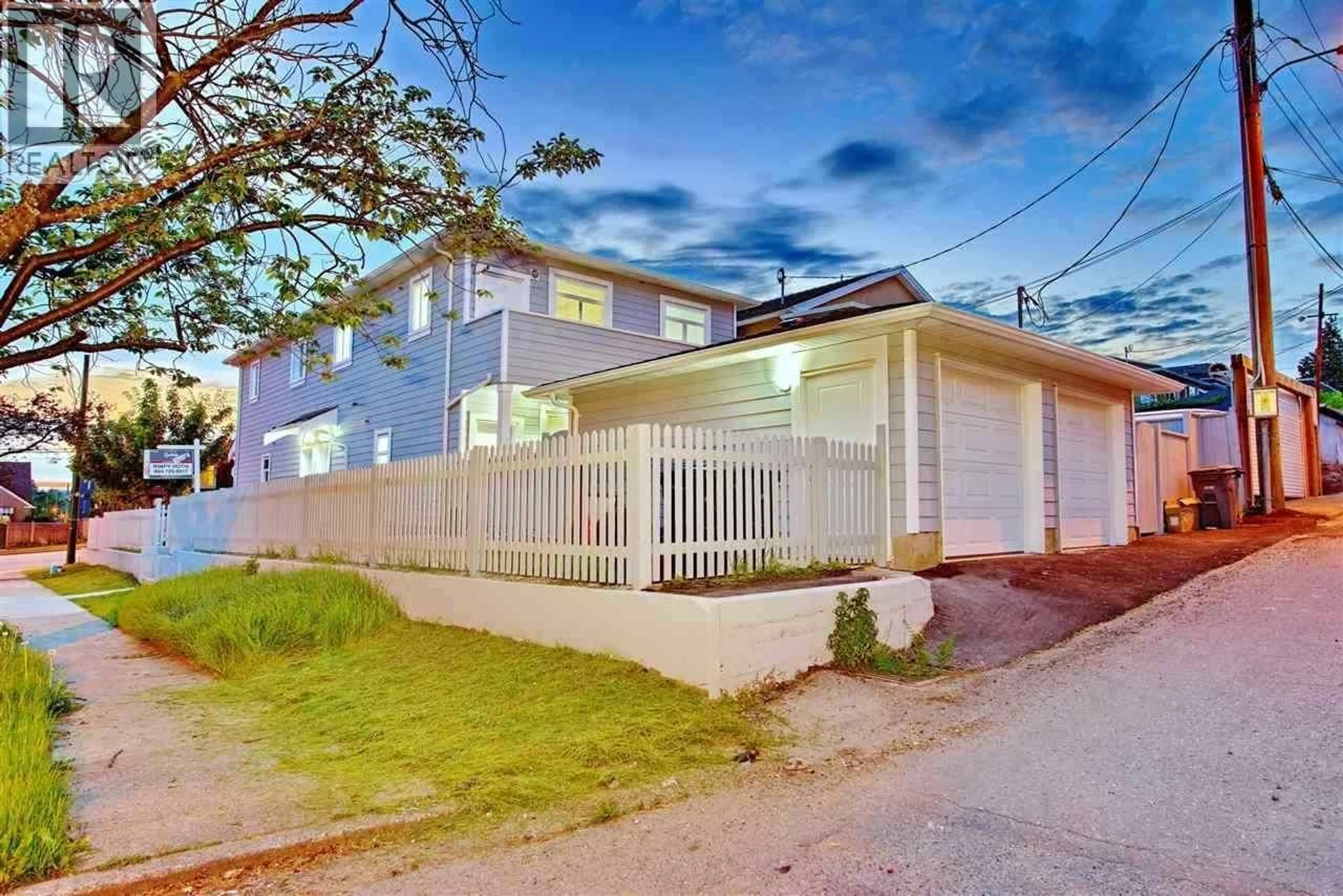 A pic from outside/outdoor area/front of a property/back of a property/a pic from drone, street for 215 64TH AVENUE, Vancouver British Columbia V5X2M5