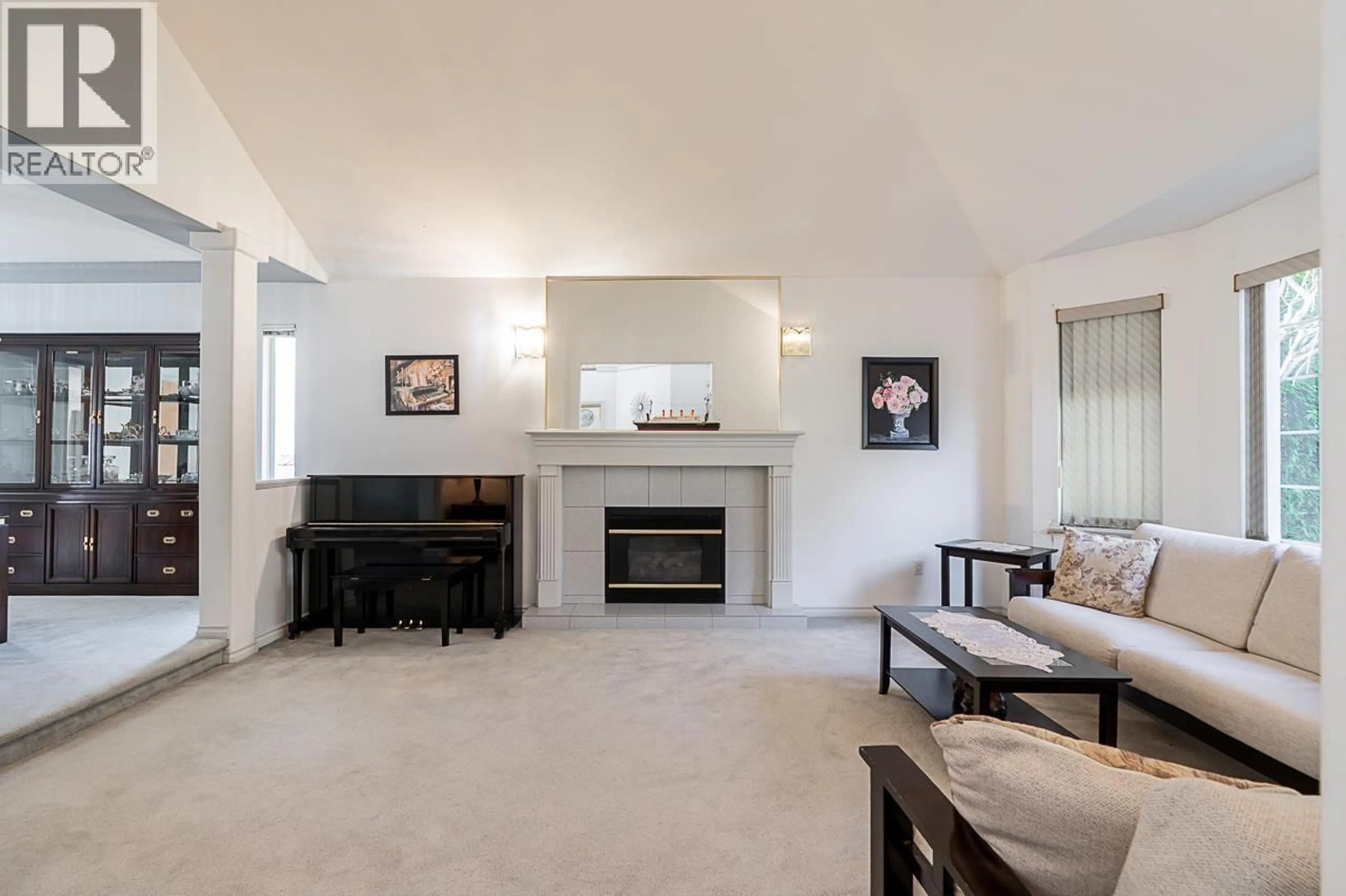 Living room with furniture, ceramic/tile floor for 2980 CLIFFROSE CRESCENT, Coquitlam British Columbia V3E2T2