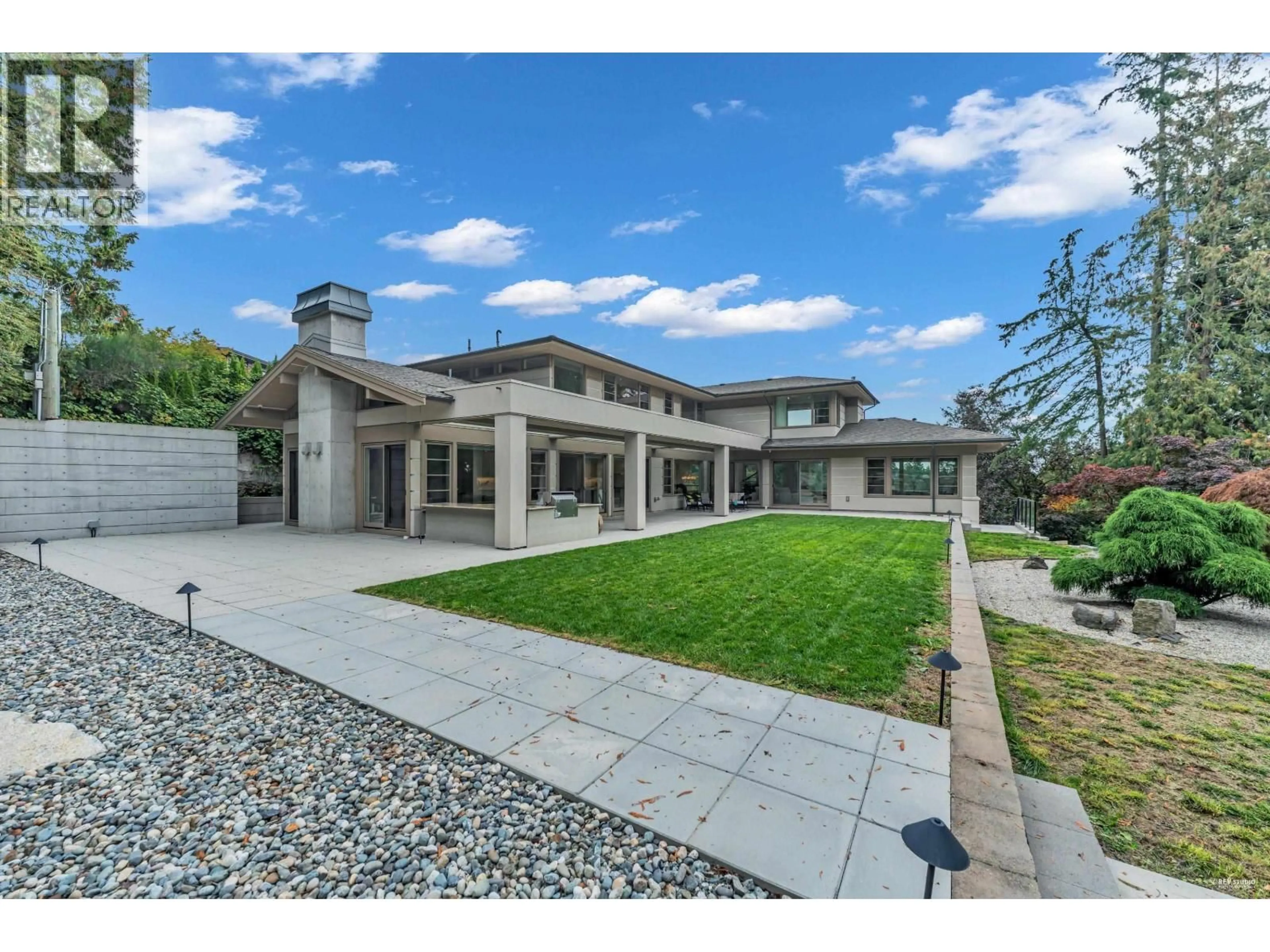 Unknown for 565 ROBIN HOOD ROAD, West Vancouver British Columbia V7S1T4