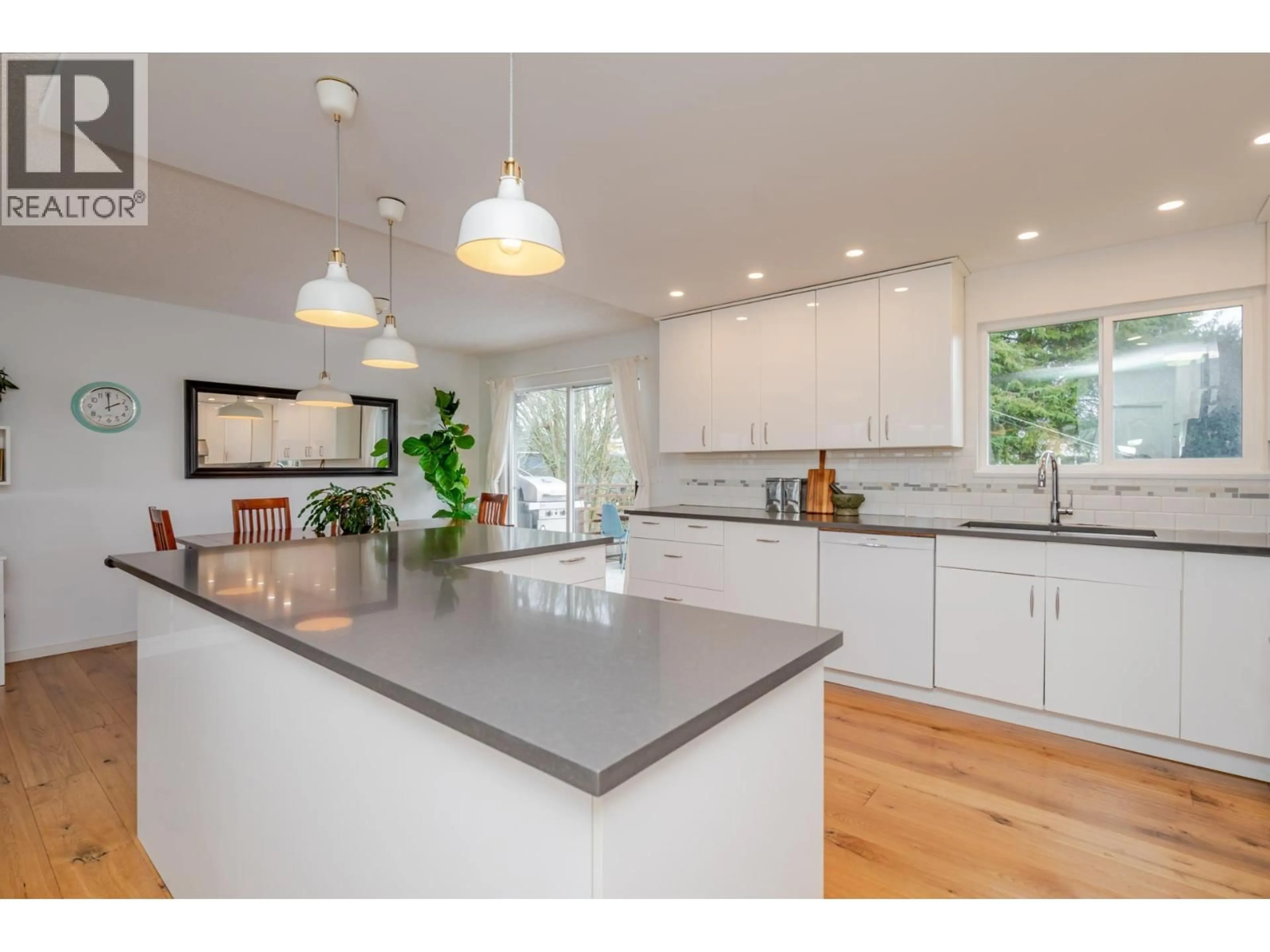 Open concept kitchen, unknown for 4672 46A STREET, Delta British Columbia V4K4B4