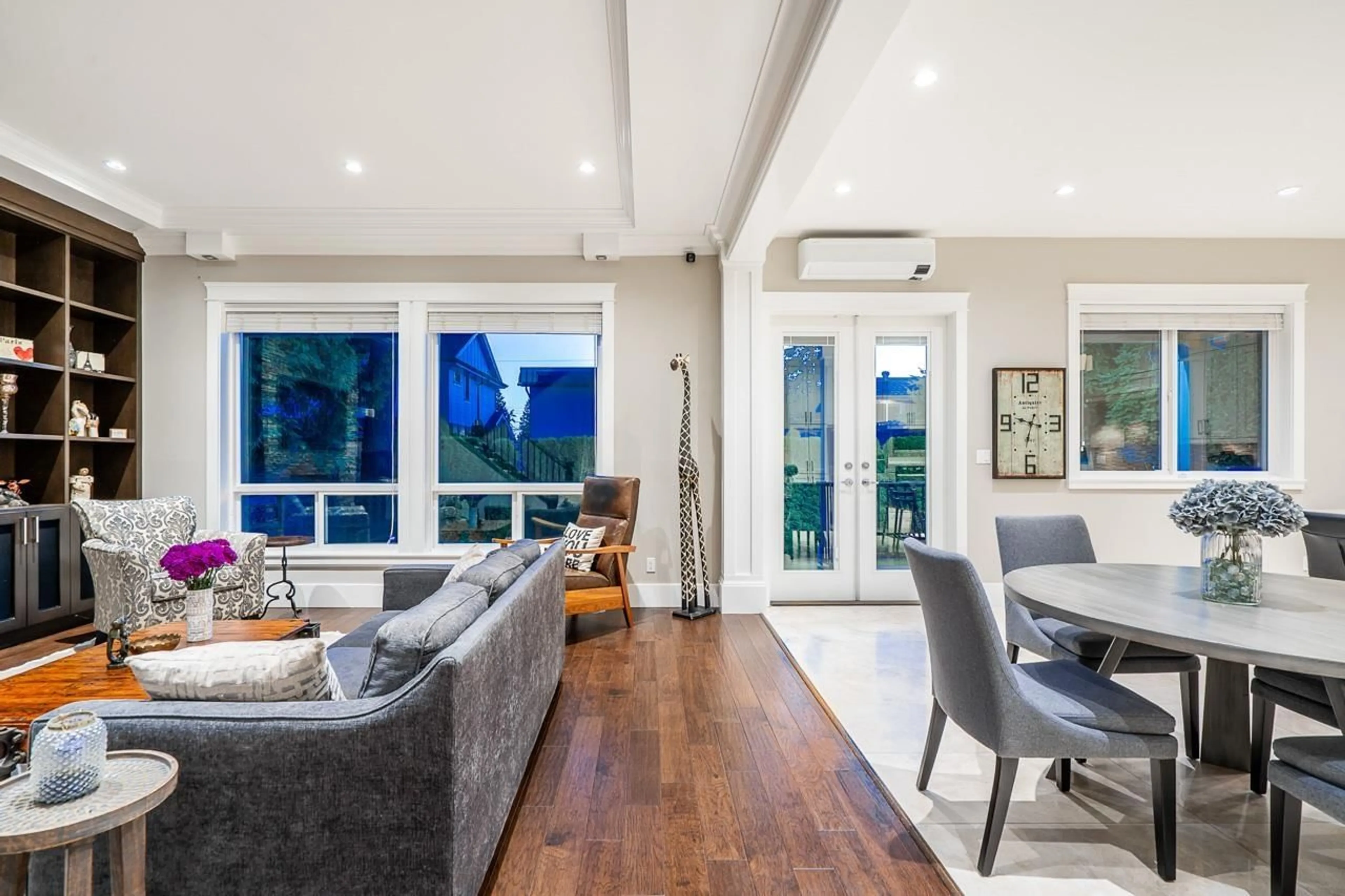 Living room with furniture, unknown for 1425 129B STREET, Surrey British Columbia V4A3Z4