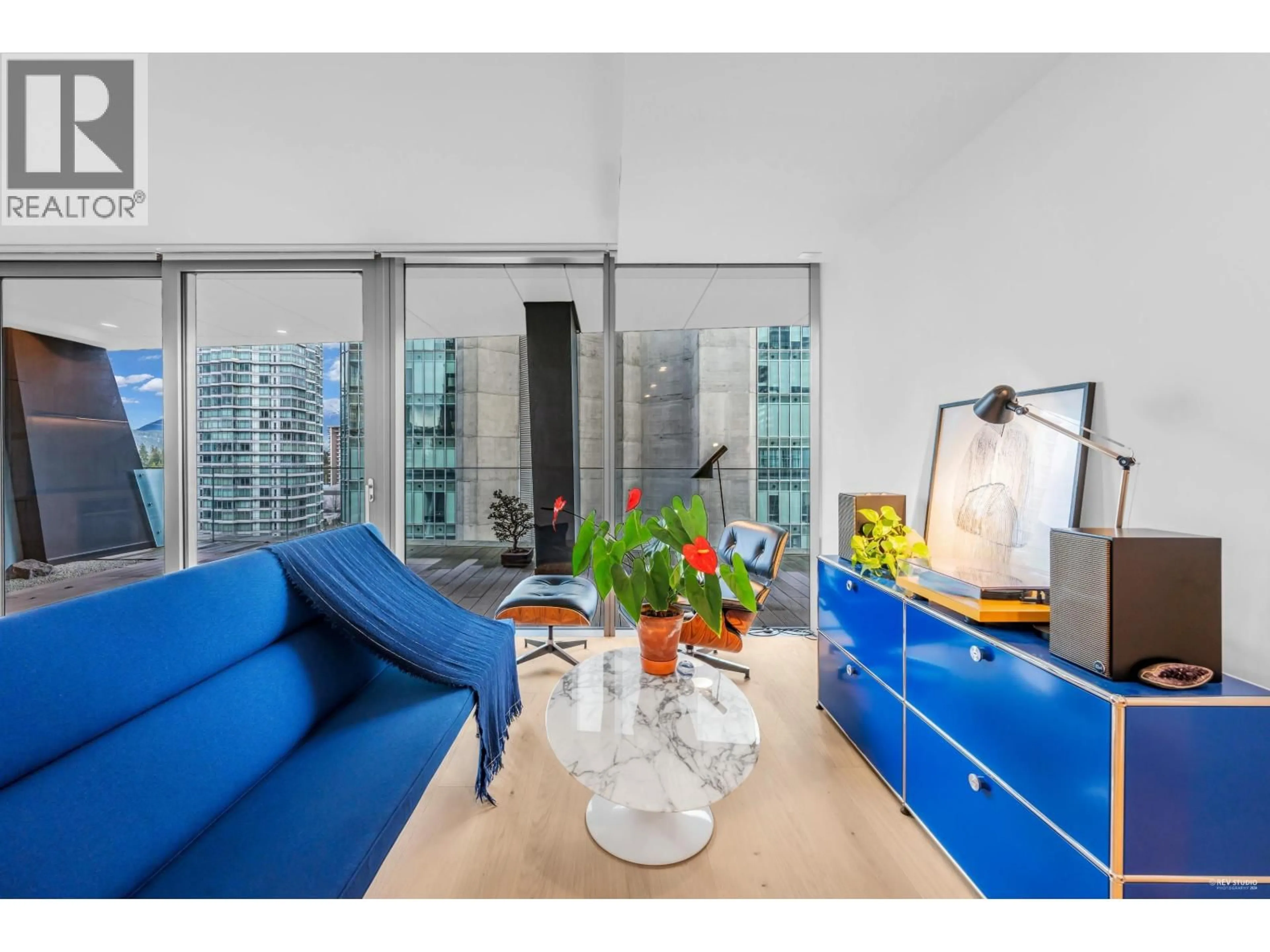 Living room with furniture, unknown for 804 - 1568 ALBERNI STREET, Vancouver British Columbia V6G0E3