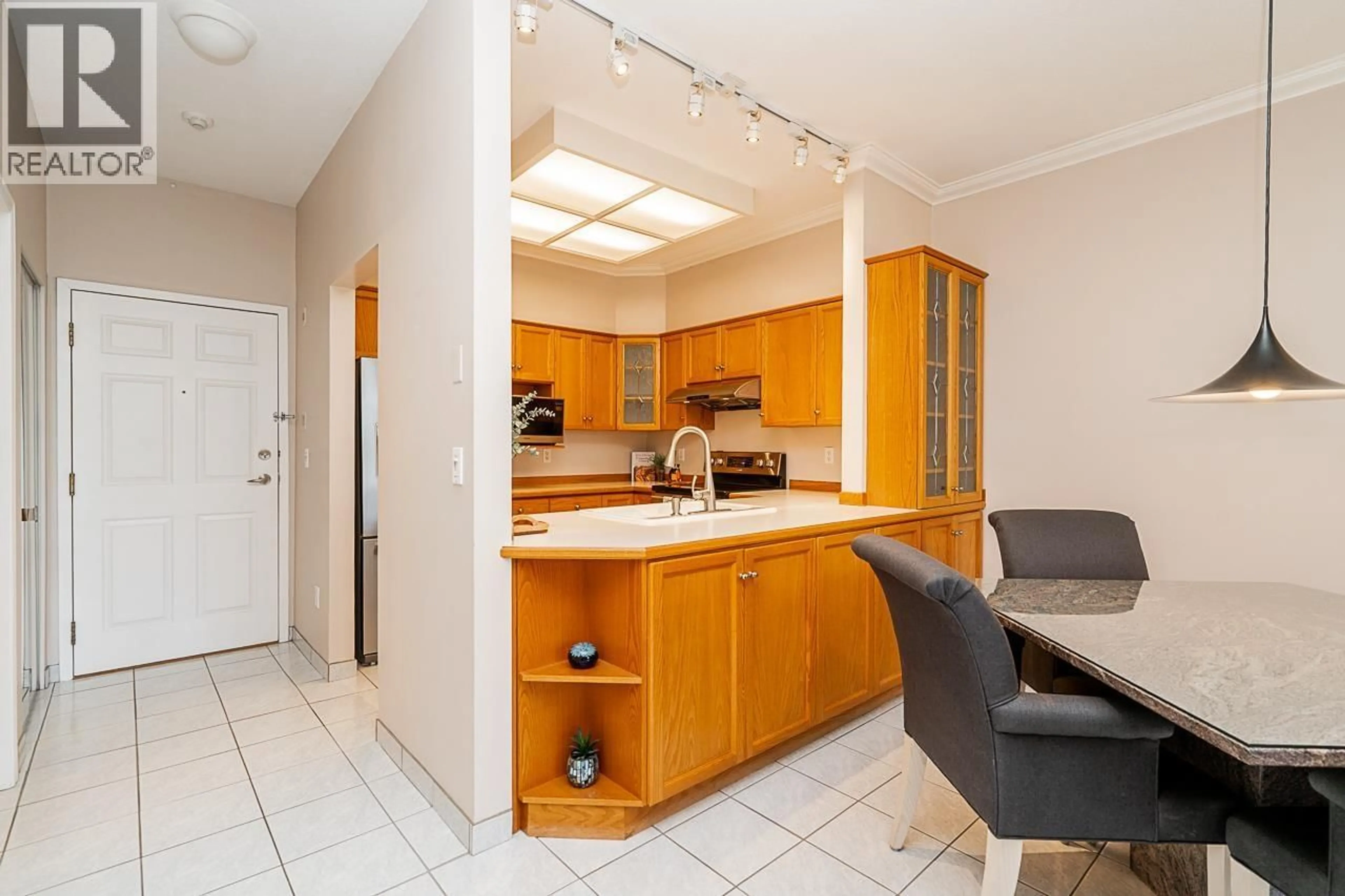 Standard kitchen, unknown for 201 - 25 RICHMOND STREET, New Westminster British Columbia V3L5P9