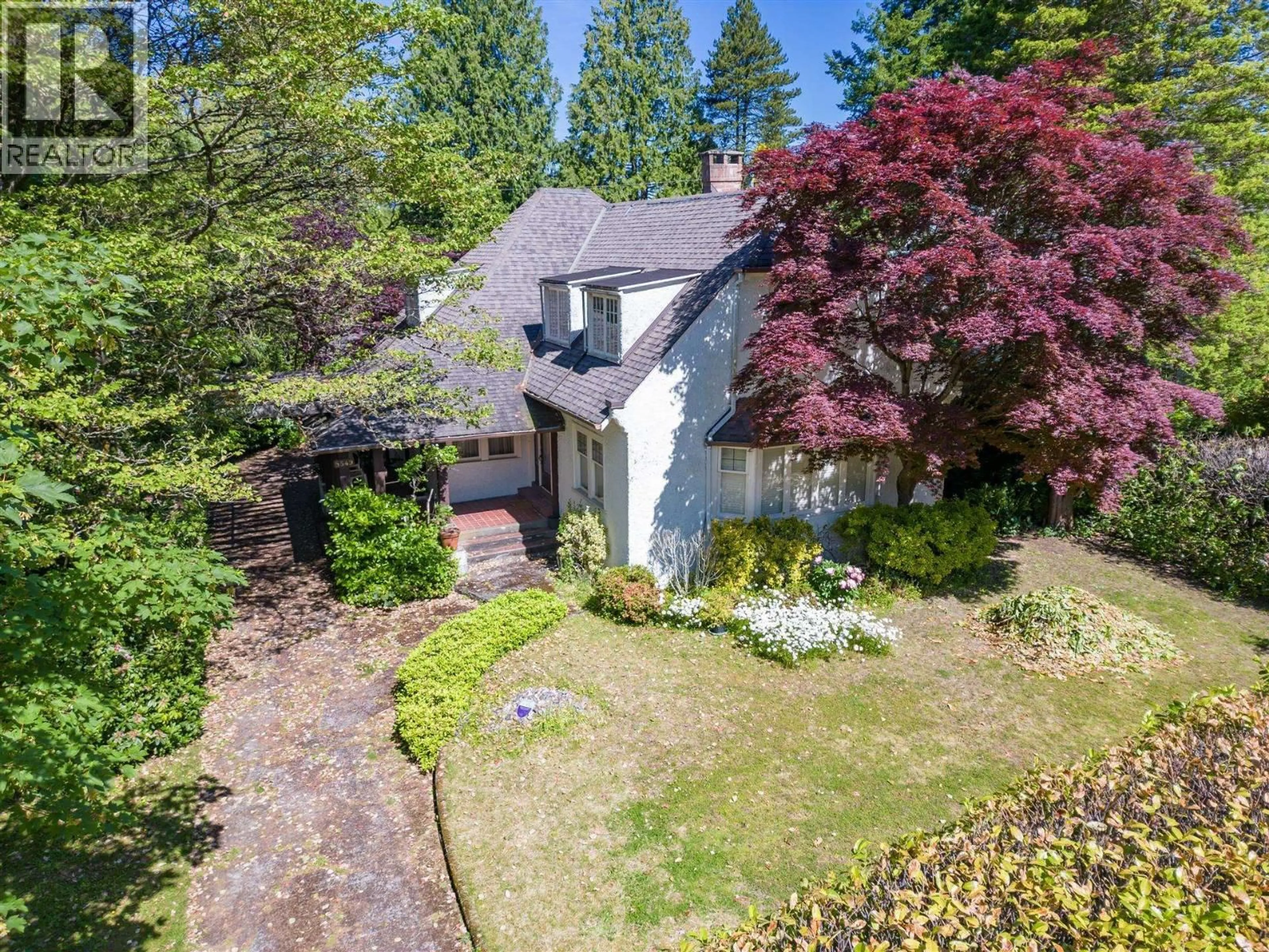 A pic from outside/outdoor area/front of a property/back of a property/a pic from drone, street for 5549 CHURCHILL STREET, Vancouver British Columbia V6M3G8