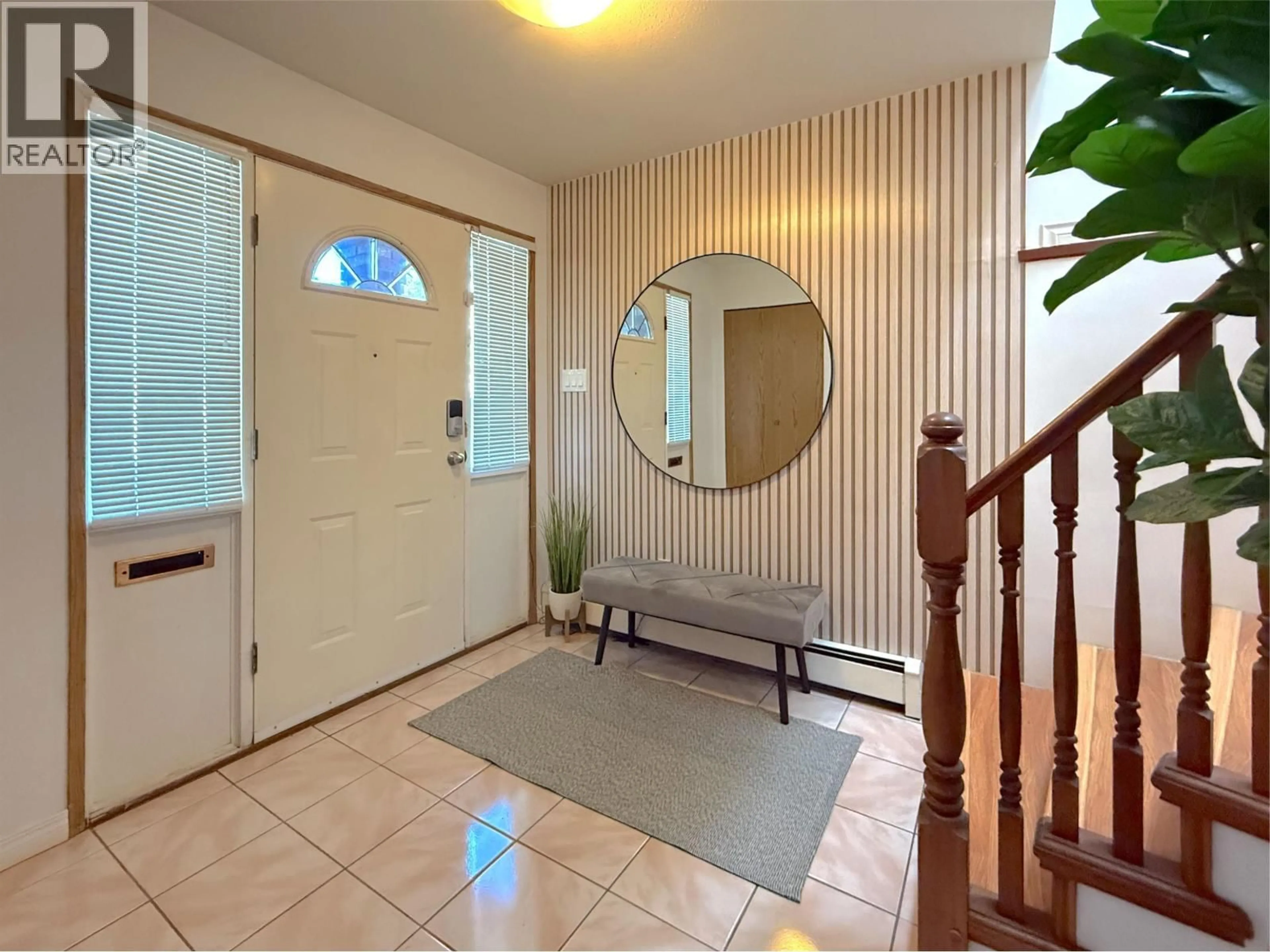 Indoor entryway for 4514 HOY STREET, Vancouver British Columbia V5R4N4