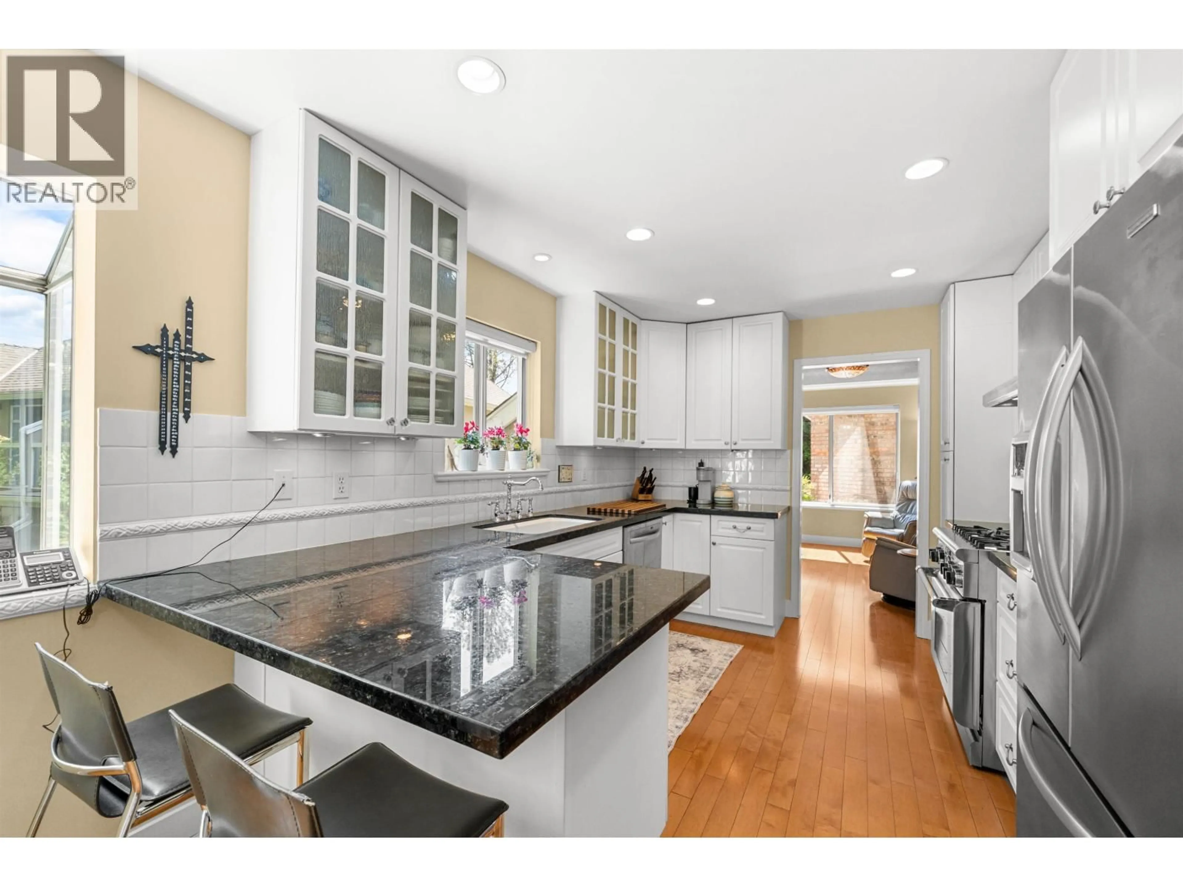 Open concept kitchen, ceramic/tile floor for 22 - 72 JAMIESON COURT, New Westminster British Columbia V3L5R6