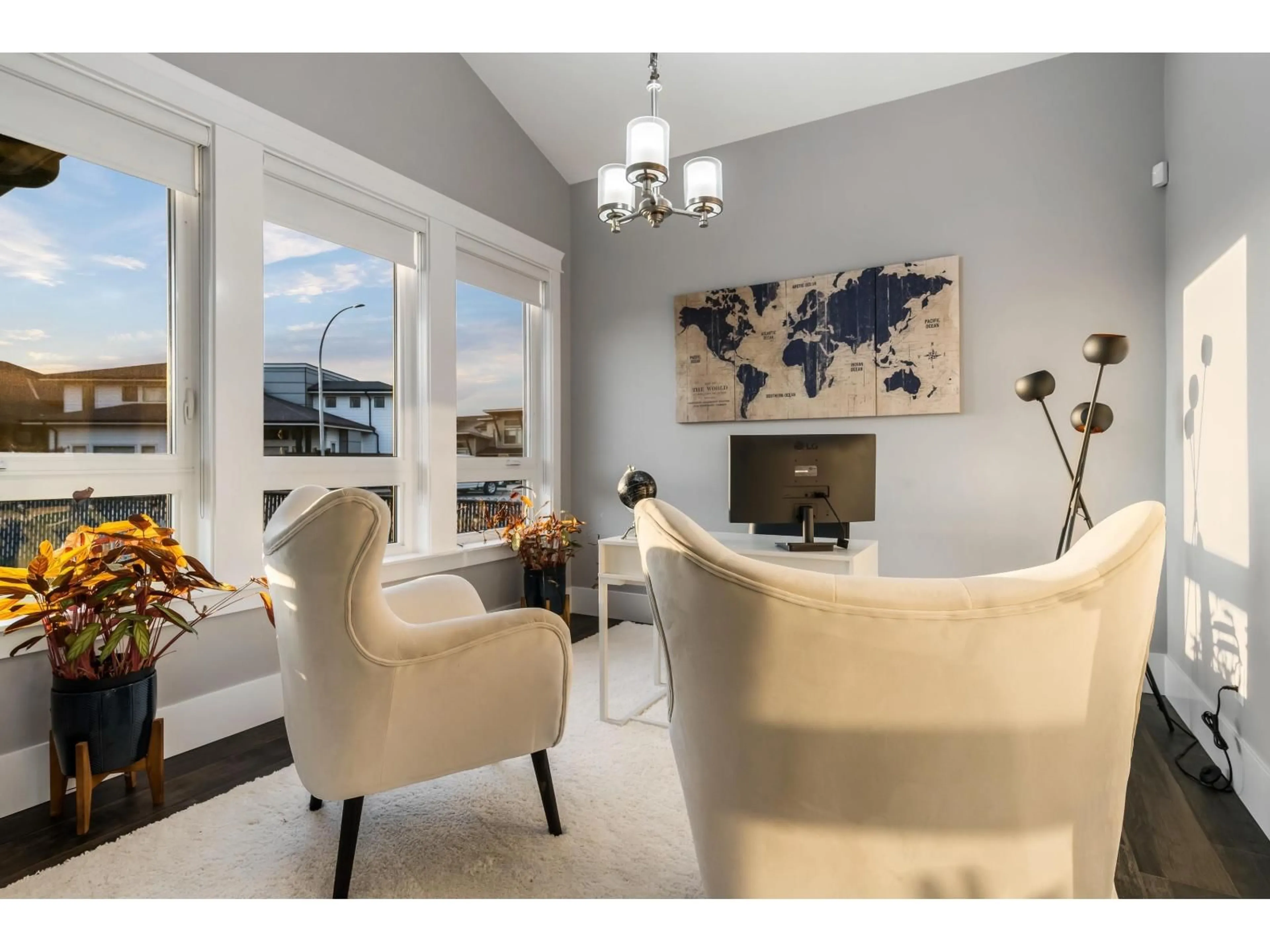 Living room with furniture, unknown for 6432 FAIRWAY STREET, Chilliwack British Columbia V2R0Z8