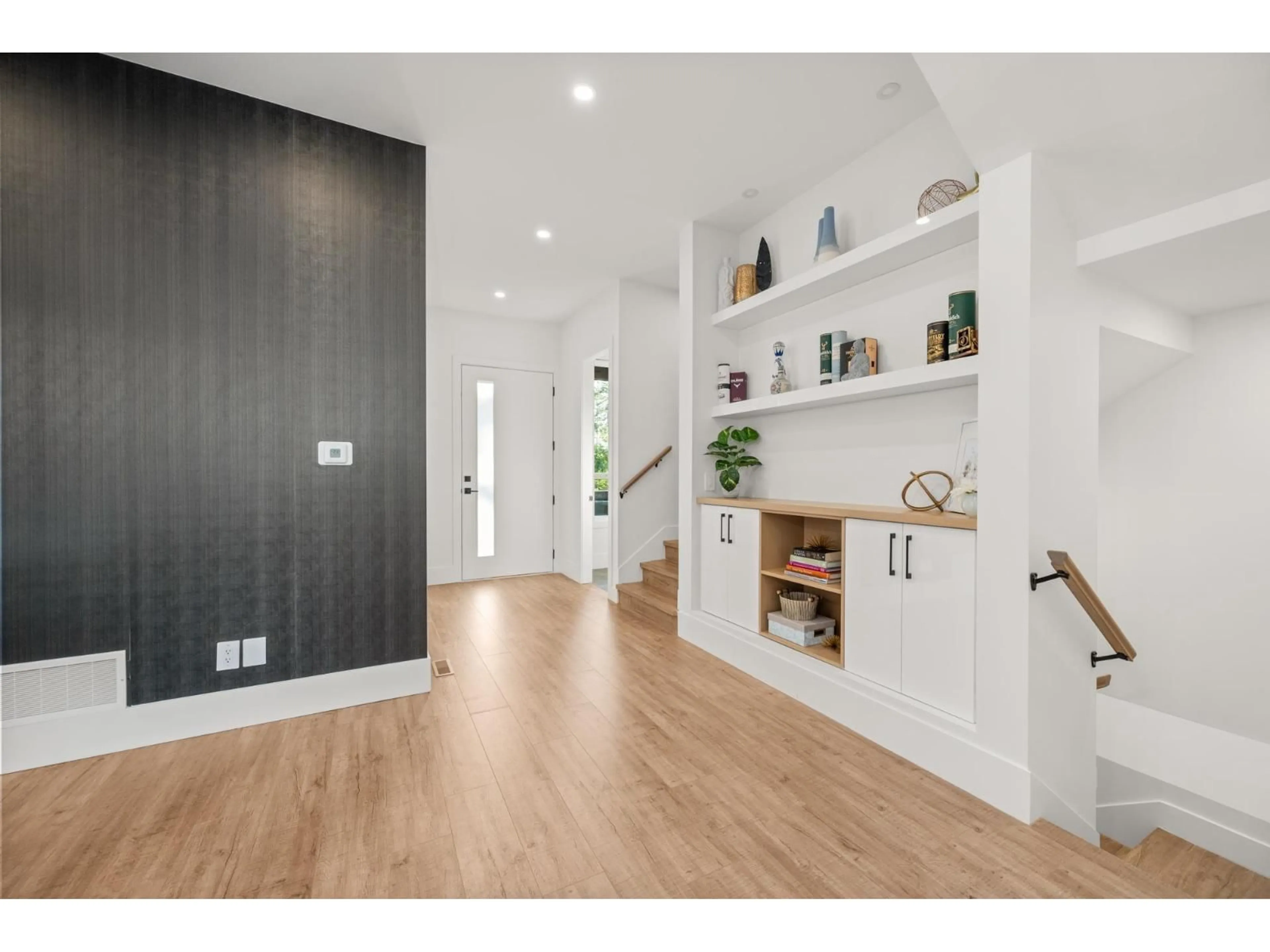 Indoor entryway for 7652 206 STREET, Langley British Columbia V2Y3P6