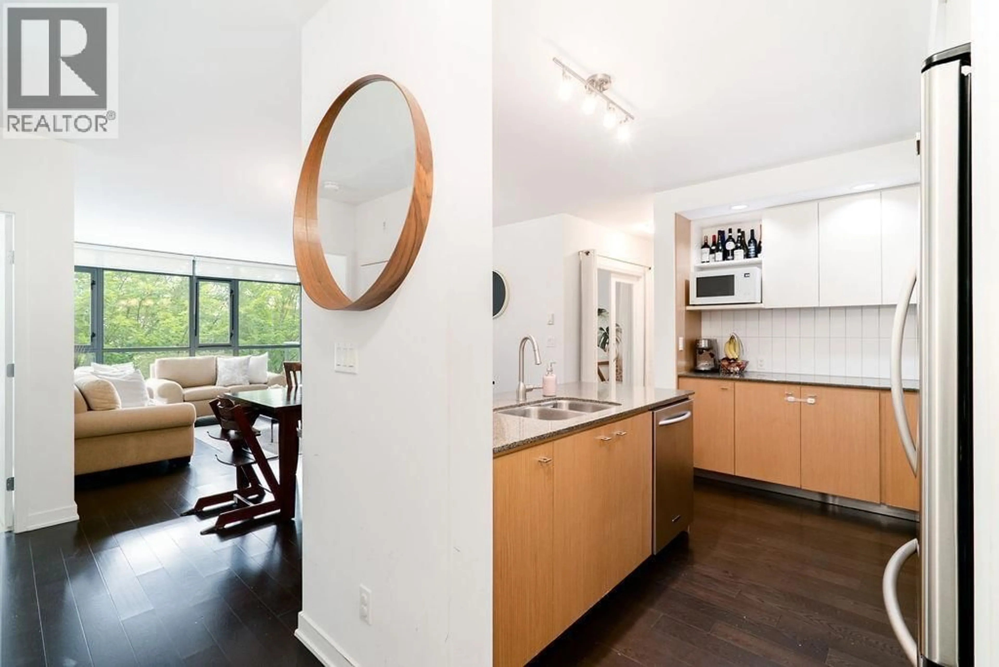 Open concept kitchen, unknown for 403 - 750 12TH AVENUE, Vancouver British Columbia V5Z0A3