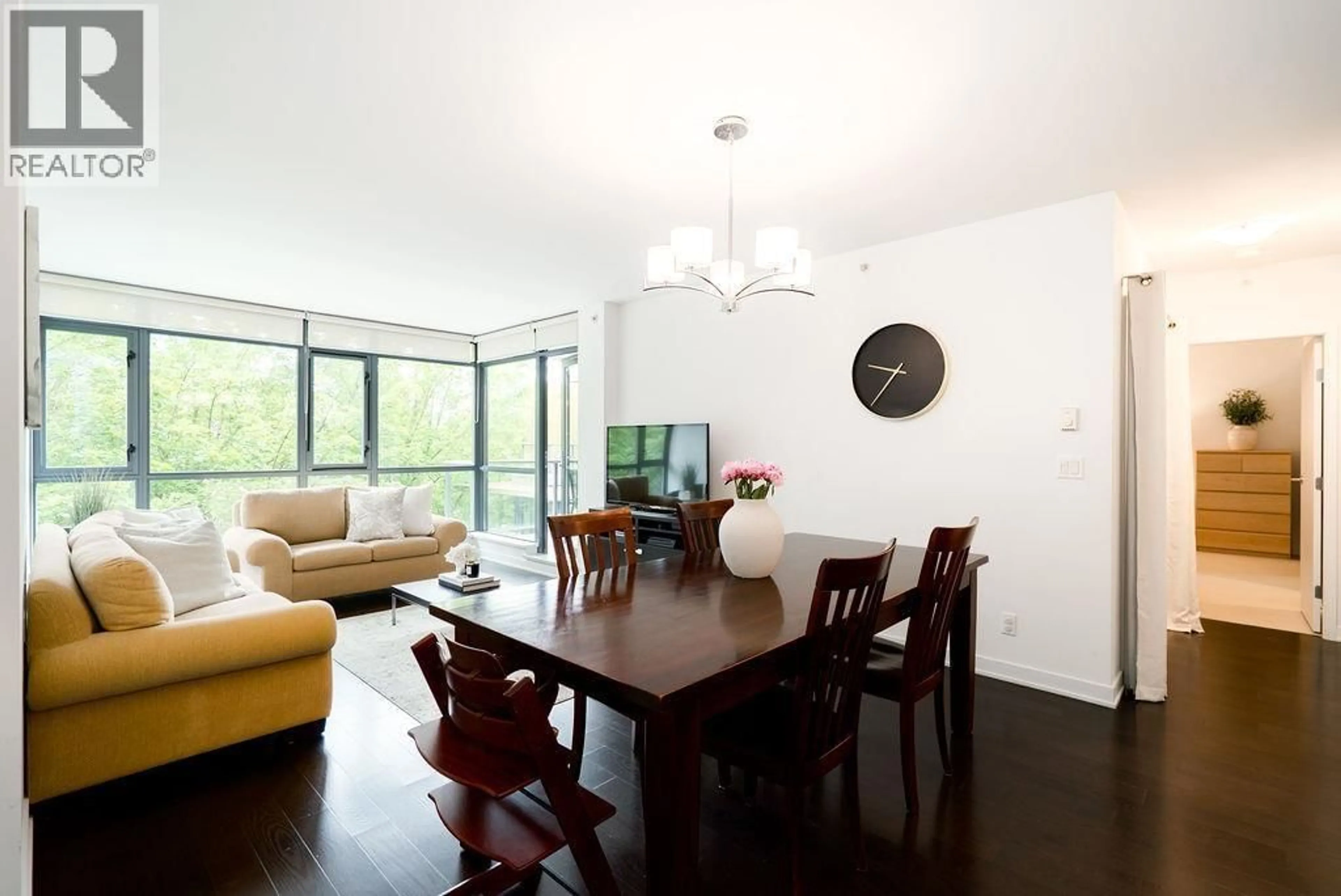 Dining room, wood/laminate floor for 403 - 750 12TH AVENUE, Vancouver British Columbia V5Z0A3