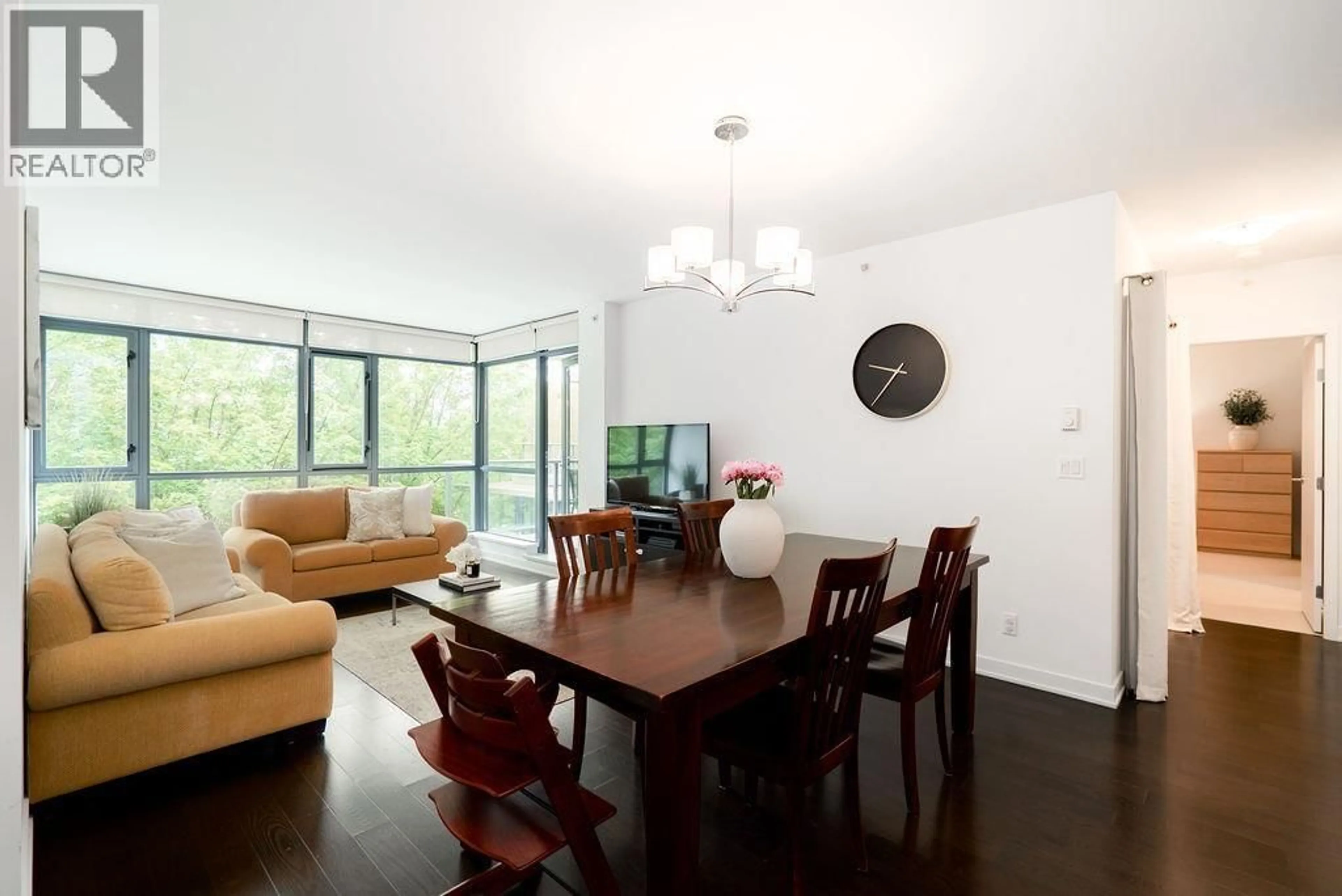 Dining room, wood/laminate floor for 403 - 750 12TH AVENUE, Vancouver British Columbia V5Z0A3