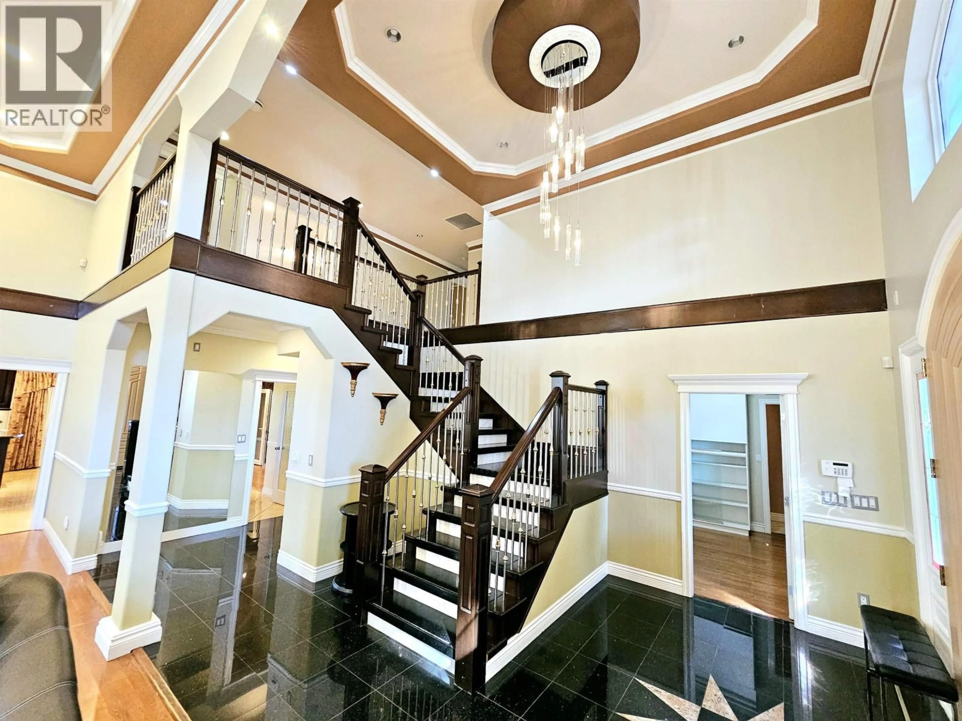 Indoor foyer for 10251 CAITHCART ROAD, Richmond British Columbia V6X1N3