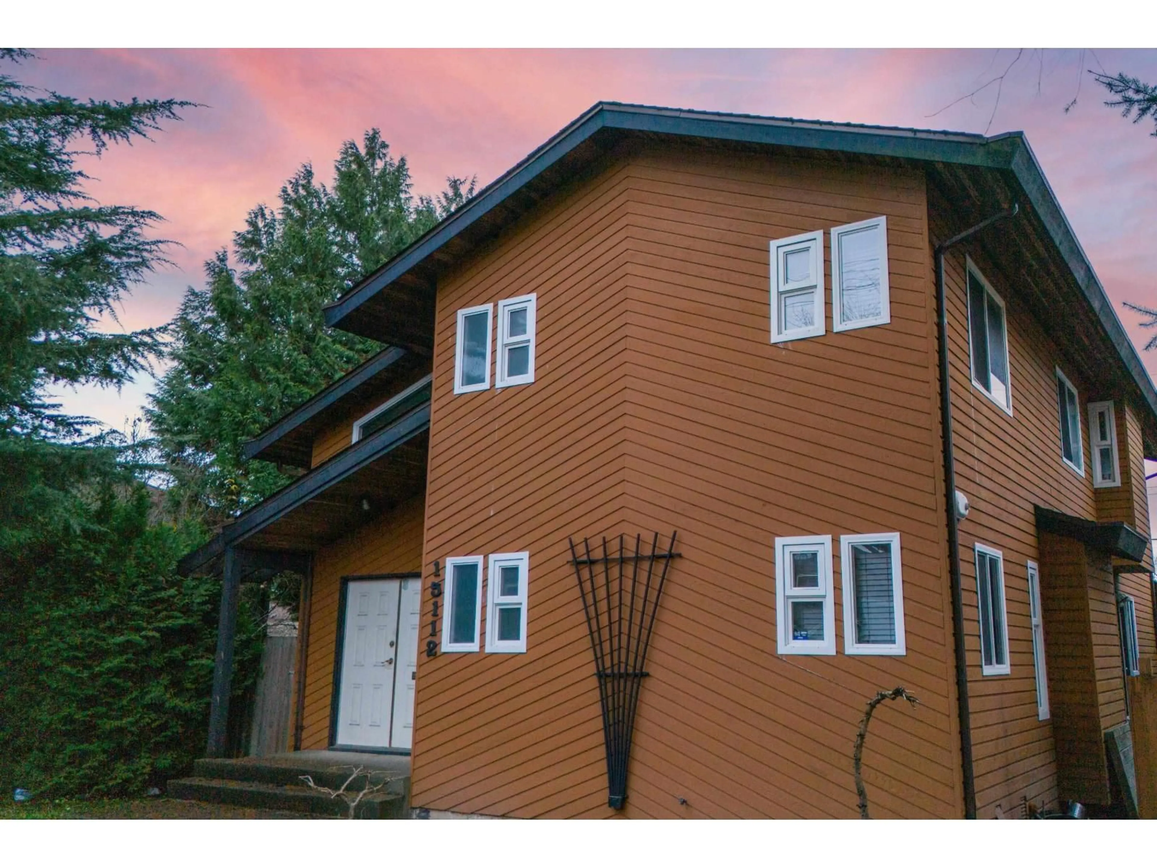 Unknown for 15112 96 AVENUE, Surrey British Columbia V3R1E9